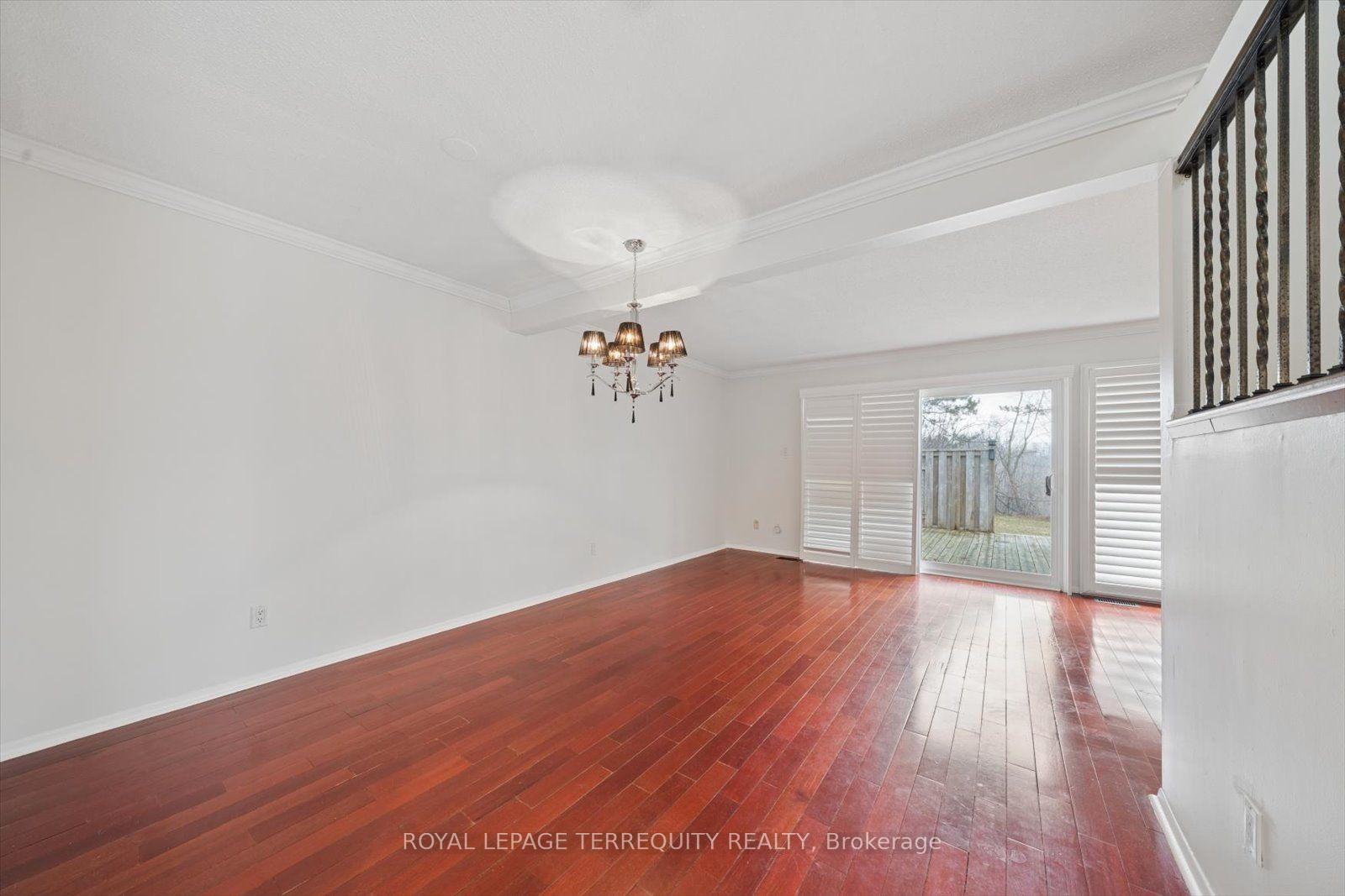 Photo 3 of 1825 Hyde Mill Crescent, Mississauga, Streetsville — HOMEH