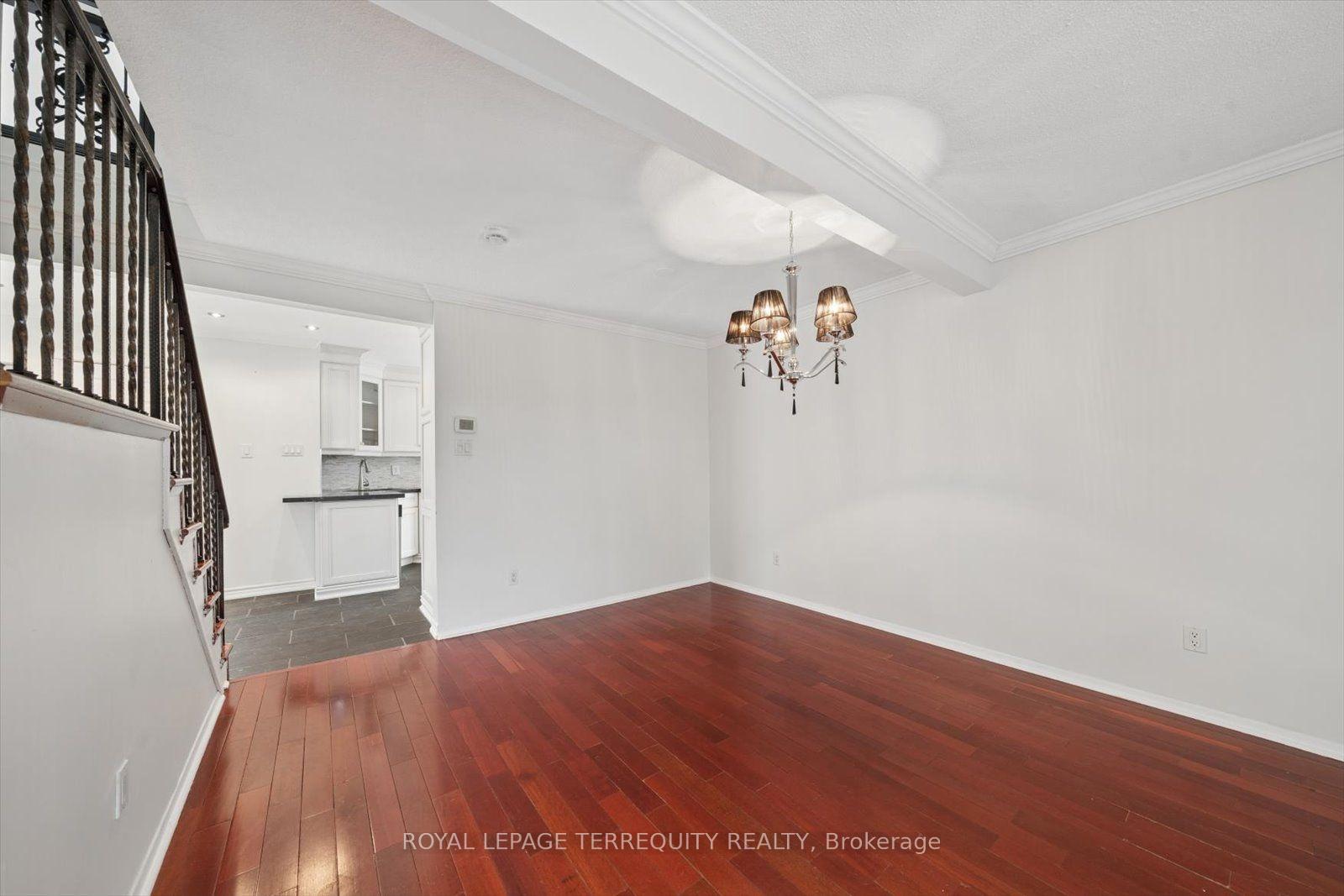 Photo 9 of 1825 Hyde Mill Crescent, Mississauga, Streetsville — HOMEH