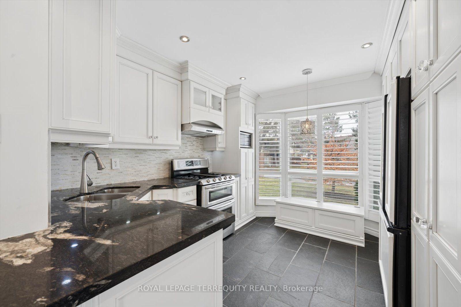 Photo 11 of 1825 Hyde Mill Crescent, Mississauga, Streetsville — HOMEH
