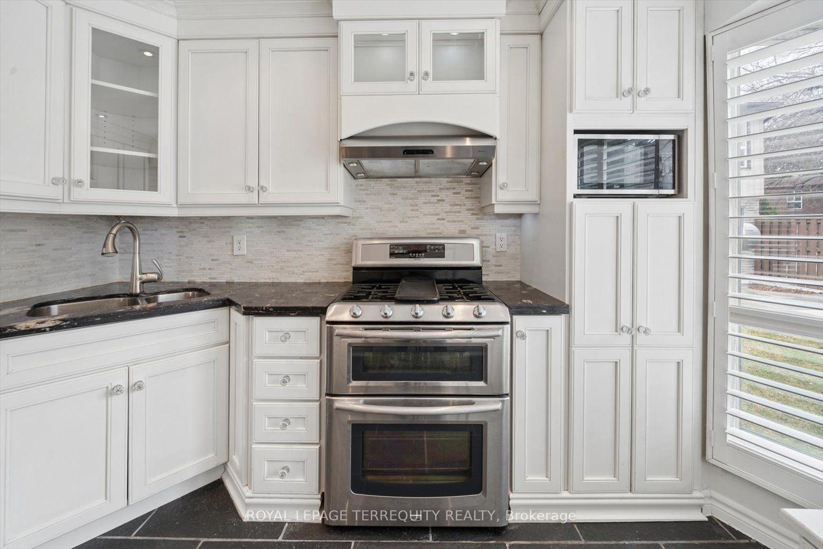 Photo 12 of 1825 Hyde Mill Crescent, Mississauga, Streetsville — HOMEH