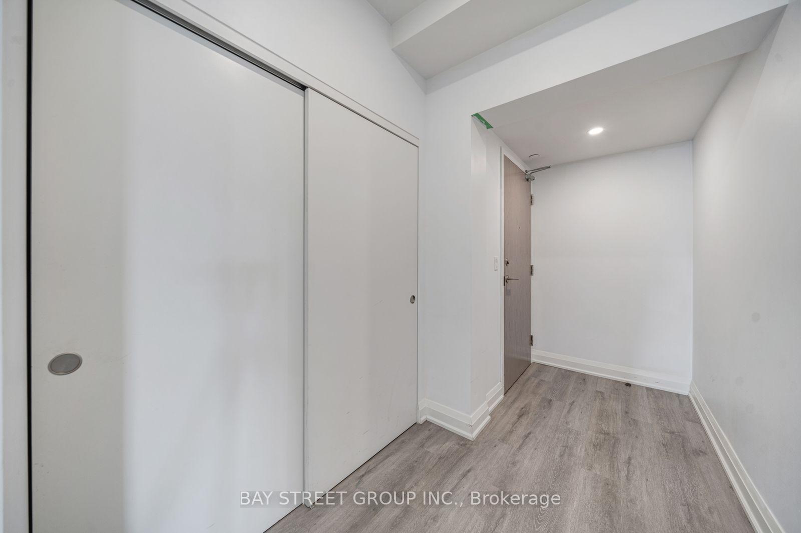 Photo 6 of Unit 1011, 58 Lakeside Terrace, Barrie, Little Lake — HOMEH