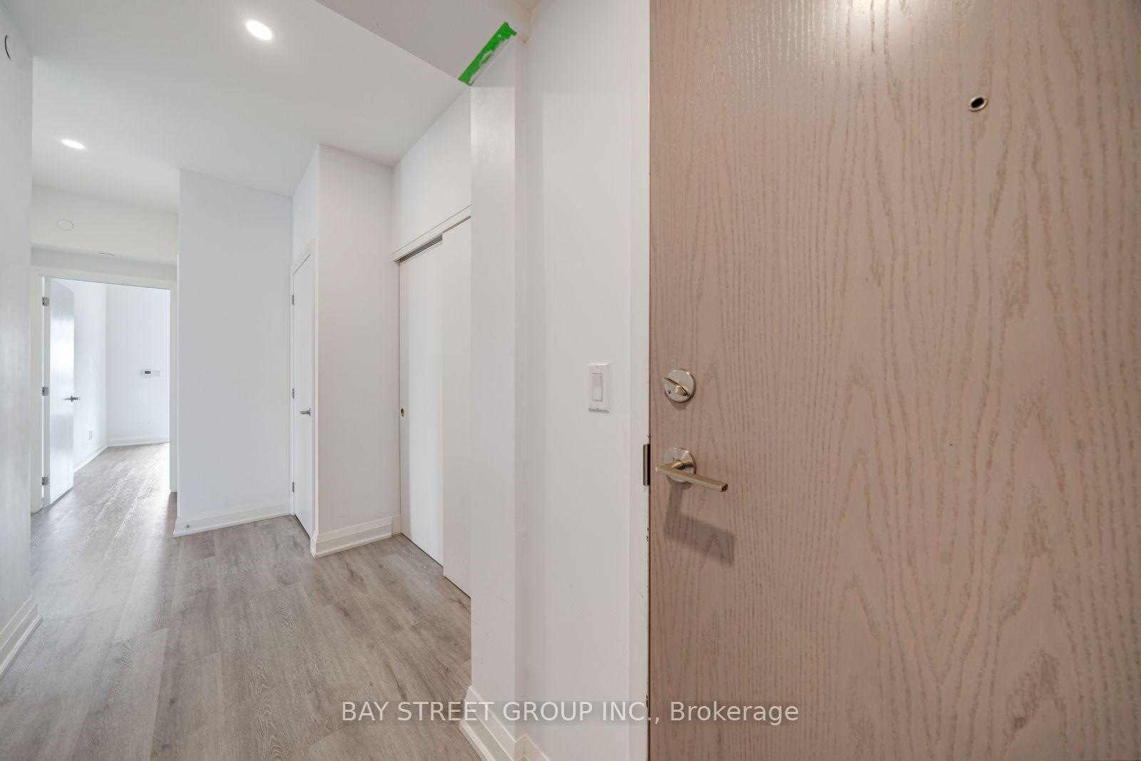 Photo 7 of Unit 1011, 58 Lakeside Terrace, Barrie, Little Lake — HOMEH