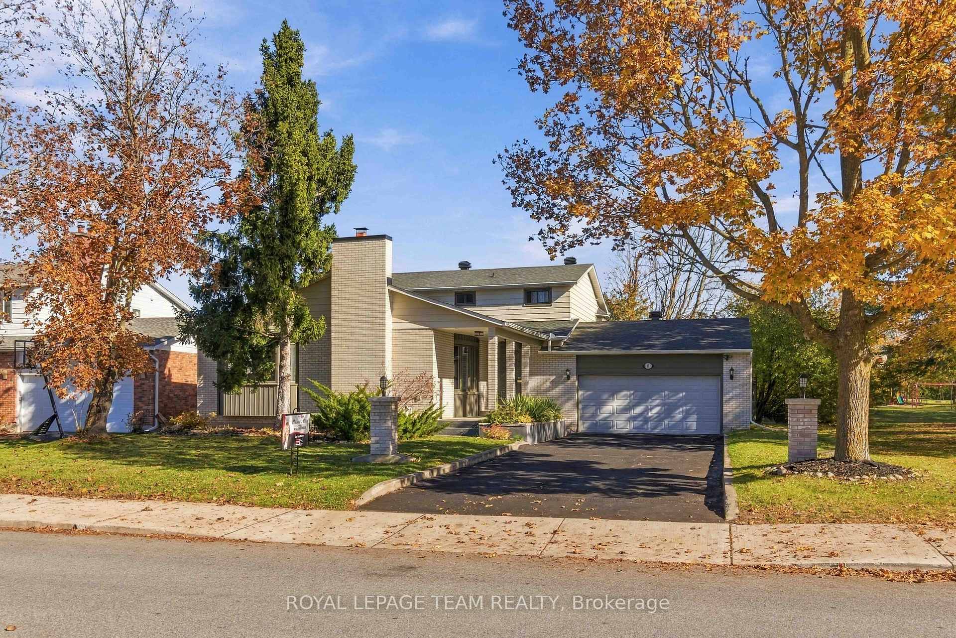Photo of 61 Amberwood Crescent