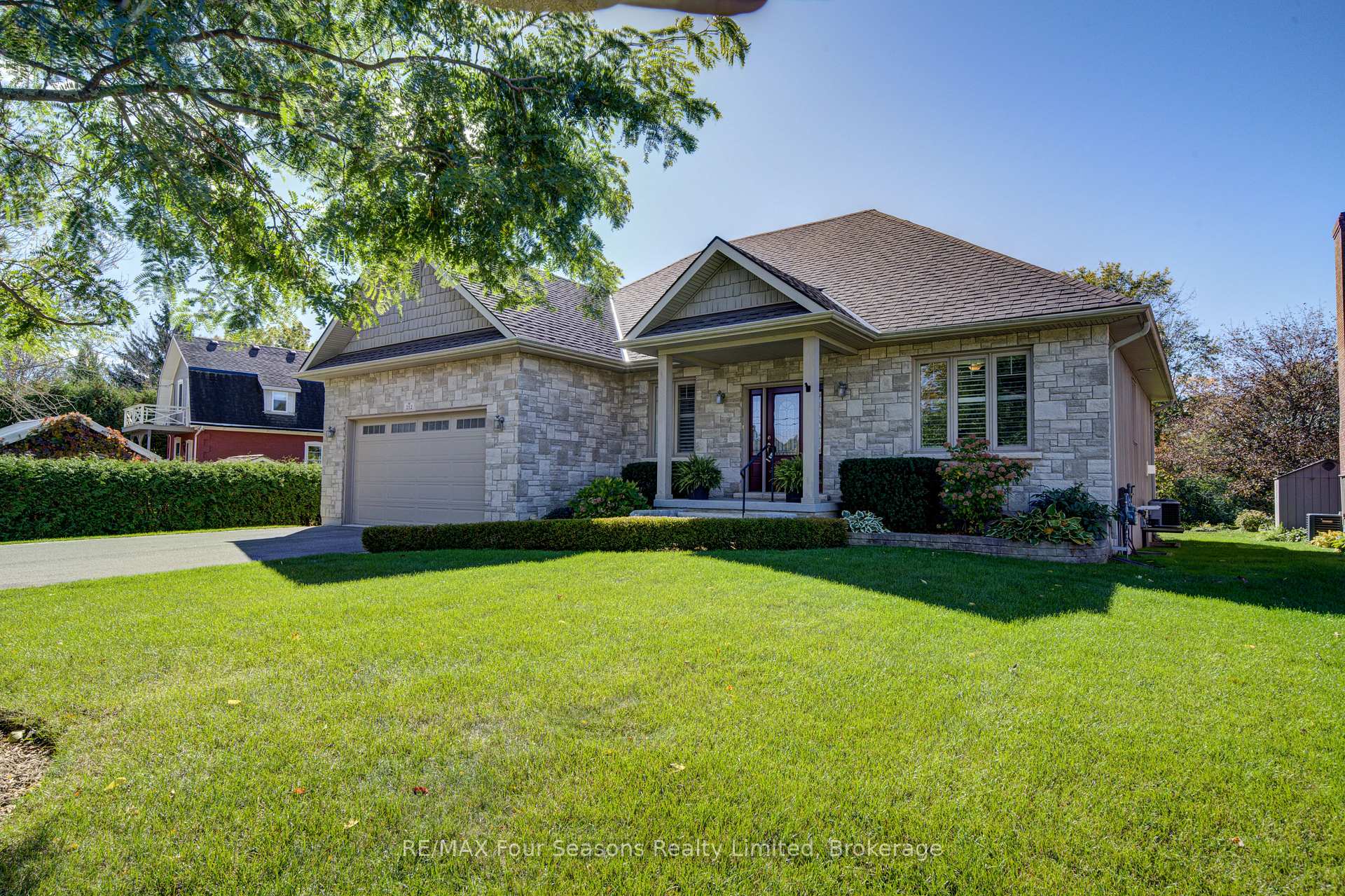 Photo 2 of 212 Pearson Street, Meaford — HOMEH