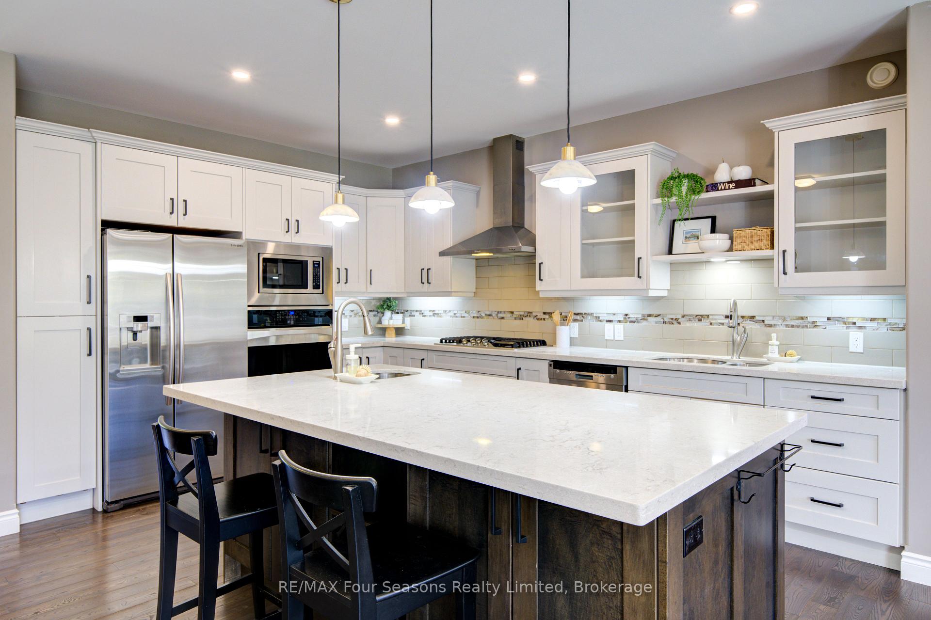 Photo 10 of 212 Pearson Street, Meaford — HOMEH