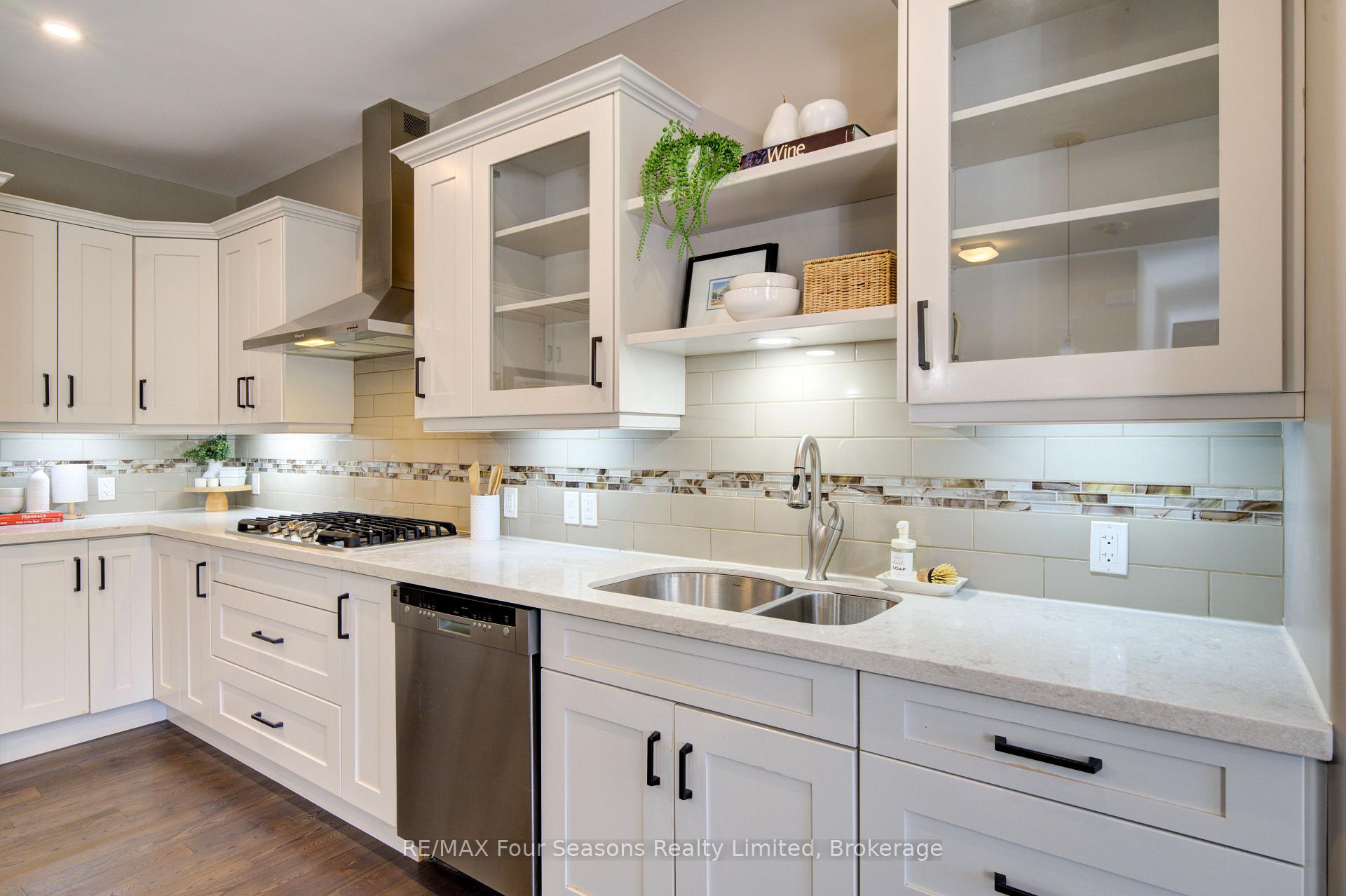 Photo 13 of 212 Pearson Street, Meaford — HOMEH