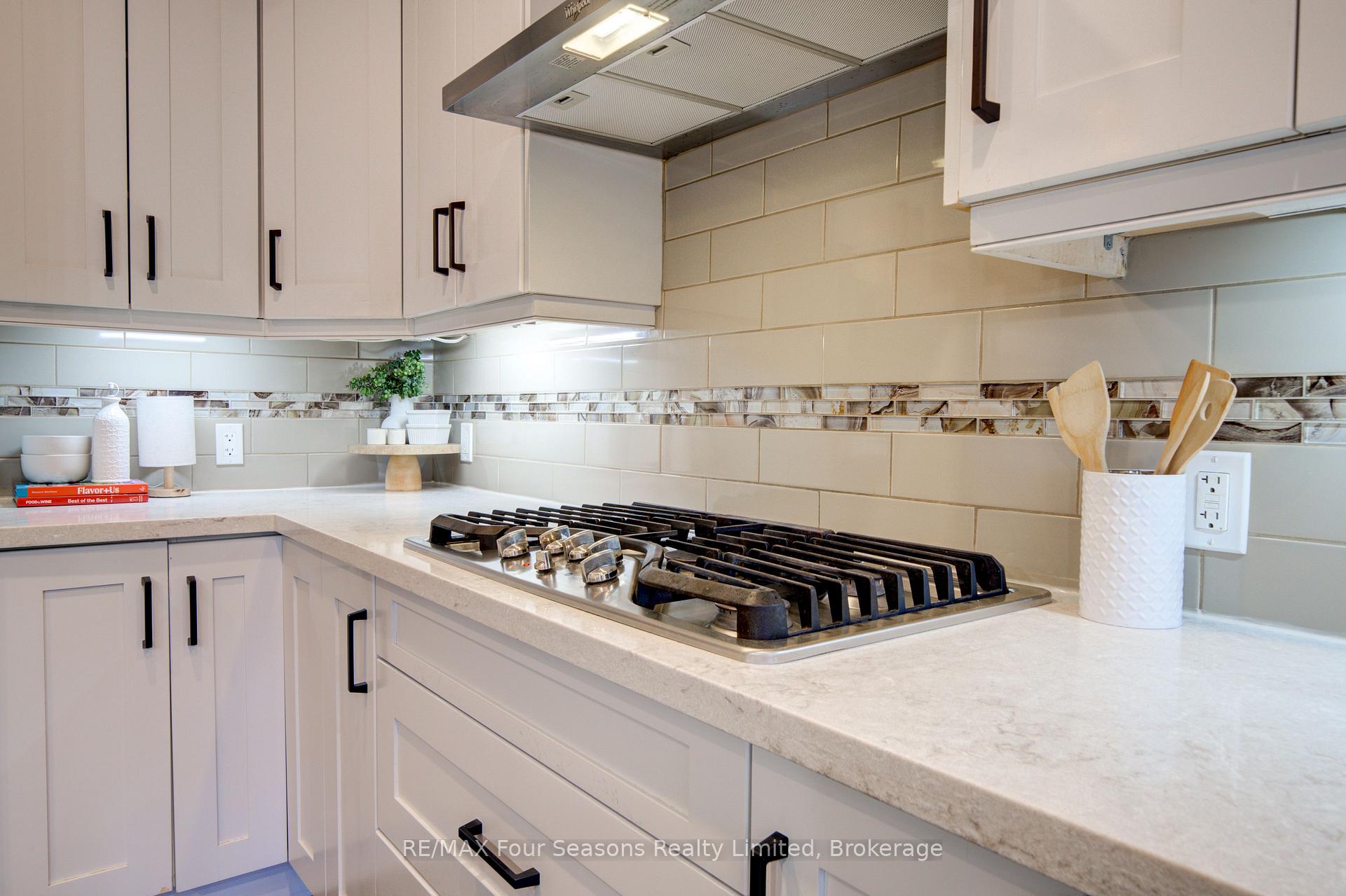 Photo 15 of 212 Pearson Street, Meaford — HOMEH