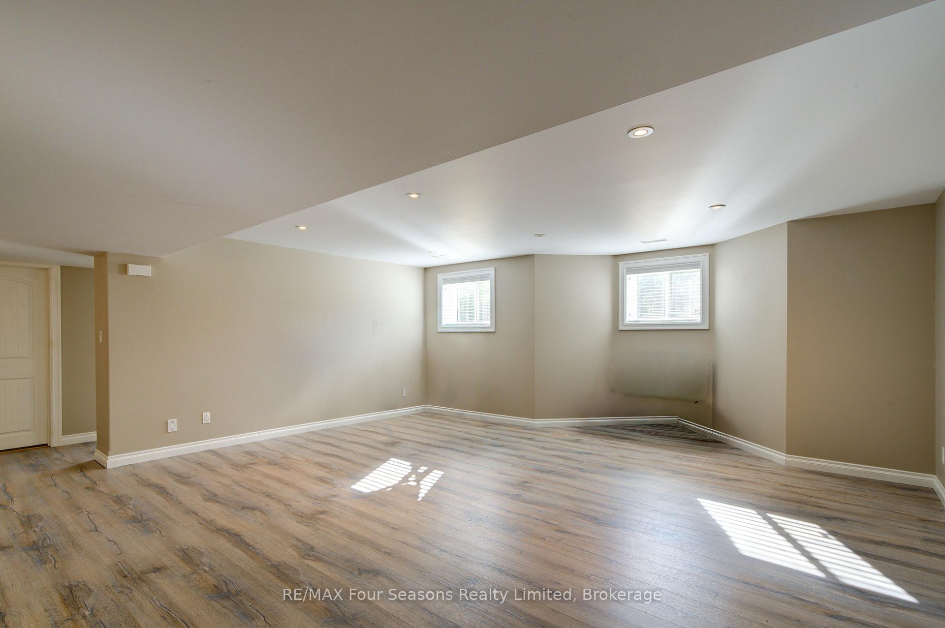 Photo 40 of 212 Pearson Street, Meaford — HOMEH