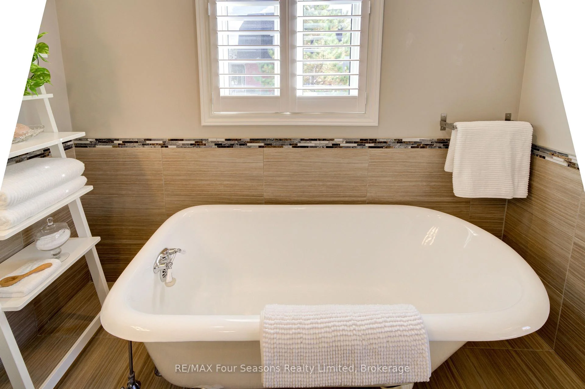 Photo 43 of 212 Pearson Street, Meaford — HOMEH