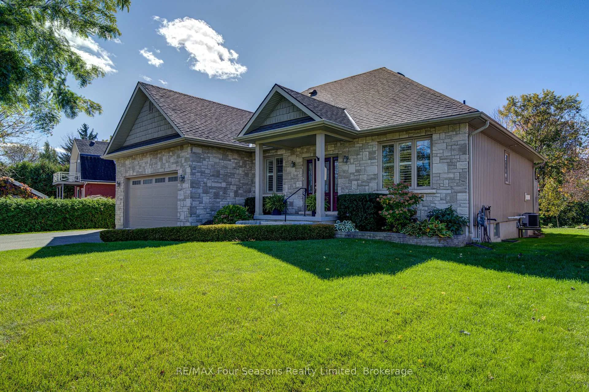 Photo 58 of 212 Pearson Street, Meaford — HOMEH