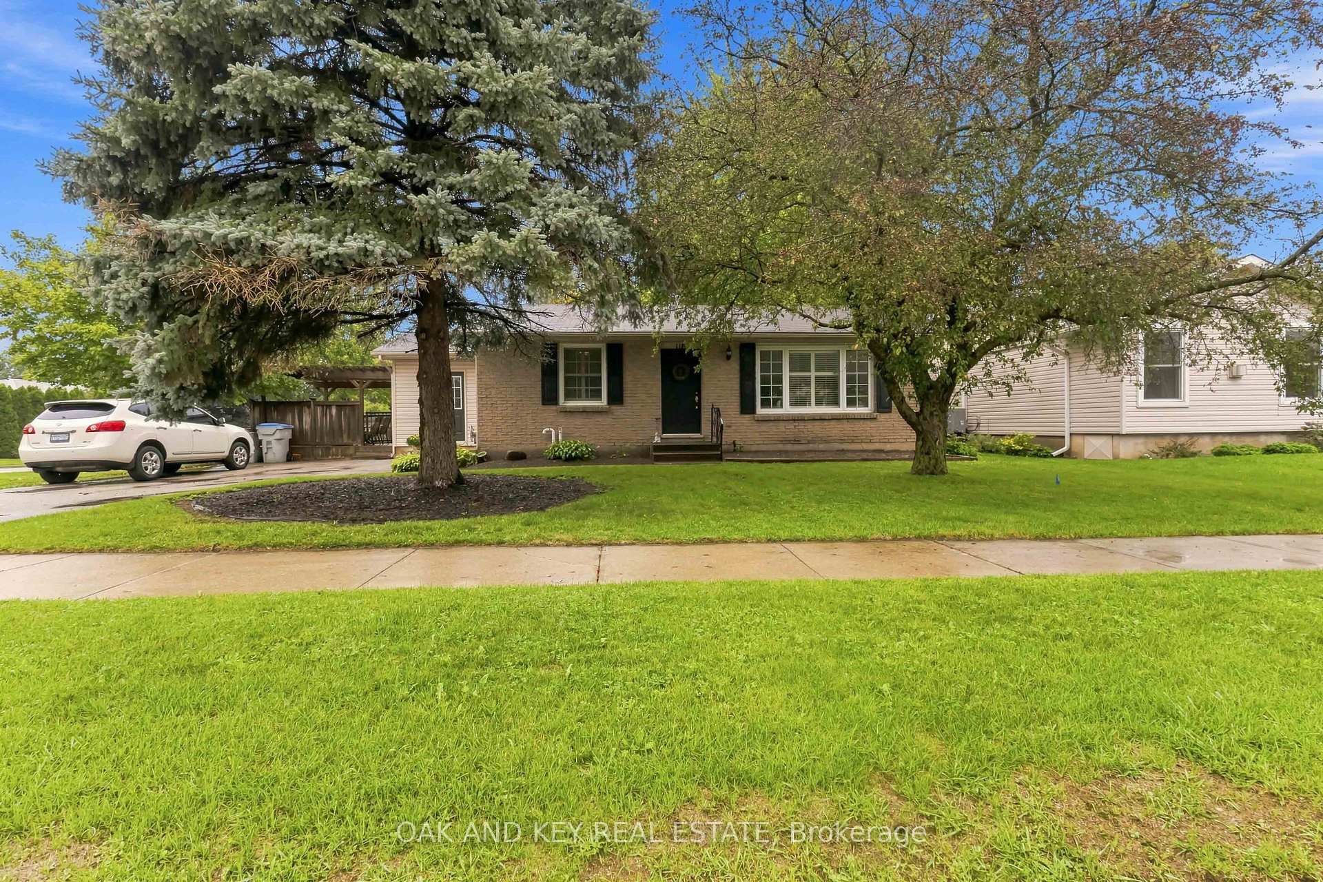 Photo 2 of 118 Harold Court, Lucan Biddulph, Lucan — HOMEH