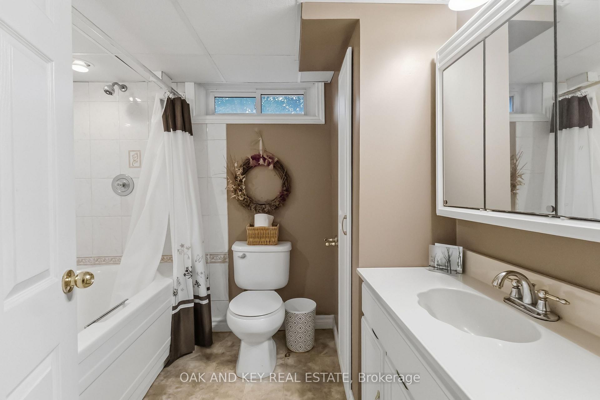 Photo 25 of 118 Harold Court, Lucan Biddulph, Lucan — HOMEH