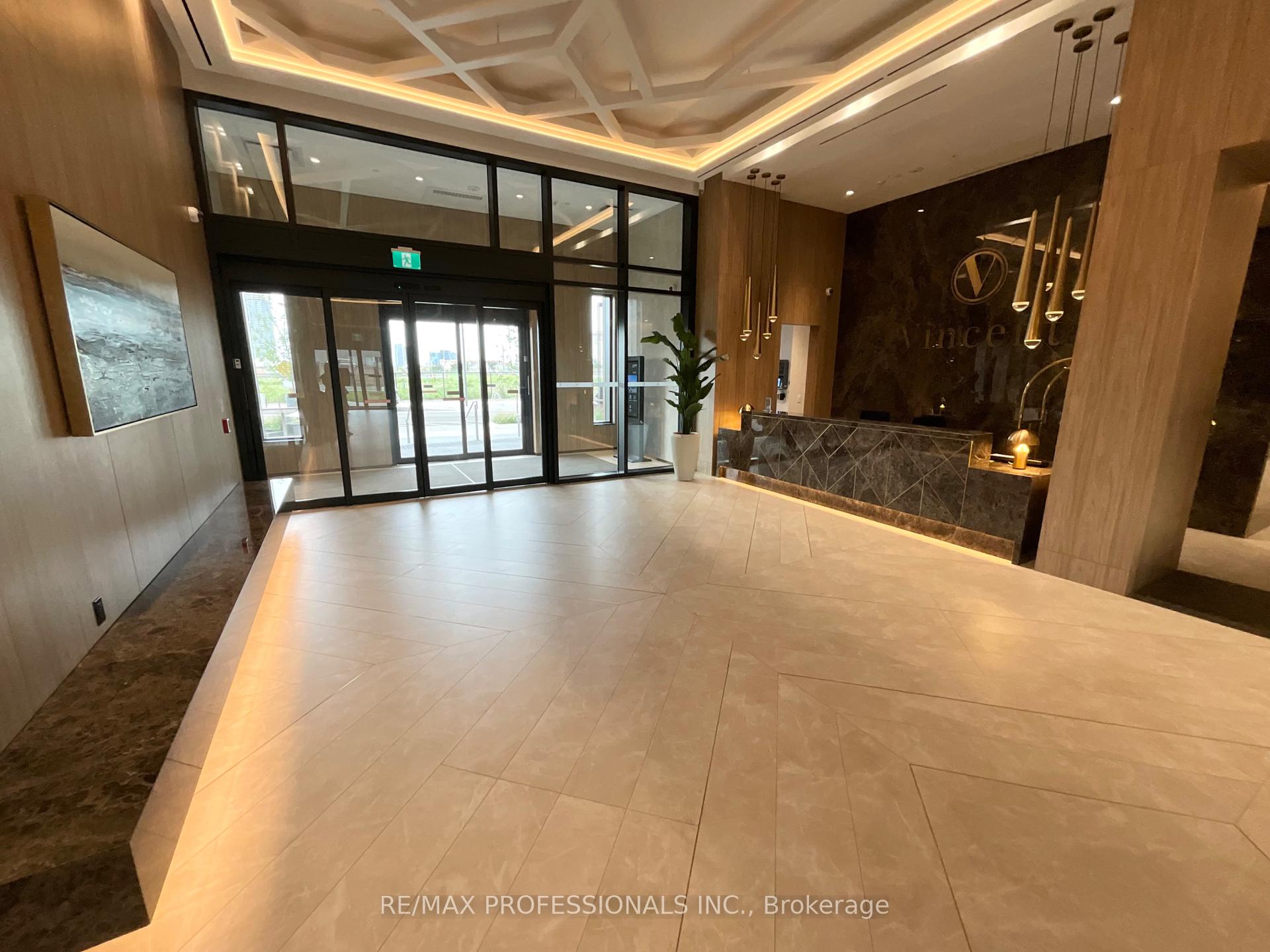 Photo 4 of Unit 1104, 5 Meadowdale Road, Vaughan, Concord — HOMEH