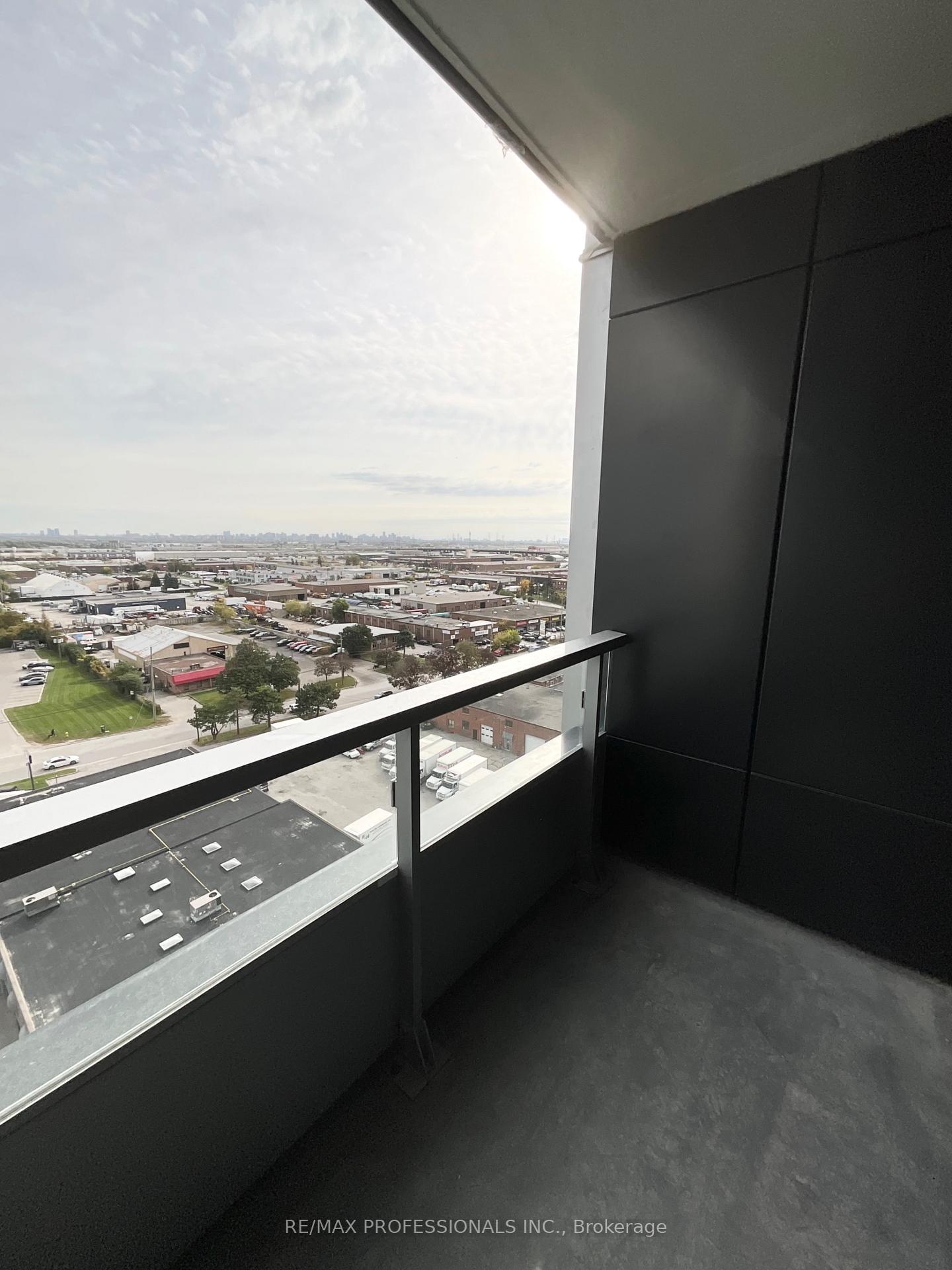 Photo 24 of Unit 1104, 5 Meadowdale Road, Vaughan, Concord — HOMEH