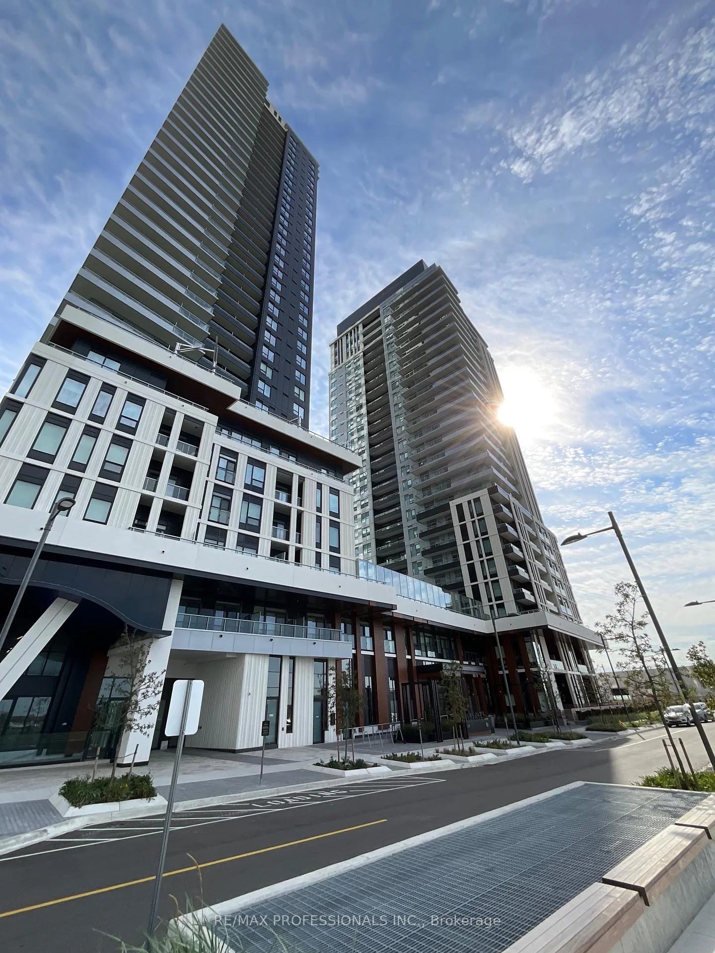 Photo 2 of Unit 1104, 5 Meadowdale Road, Vaughan, Concord — HOMEH