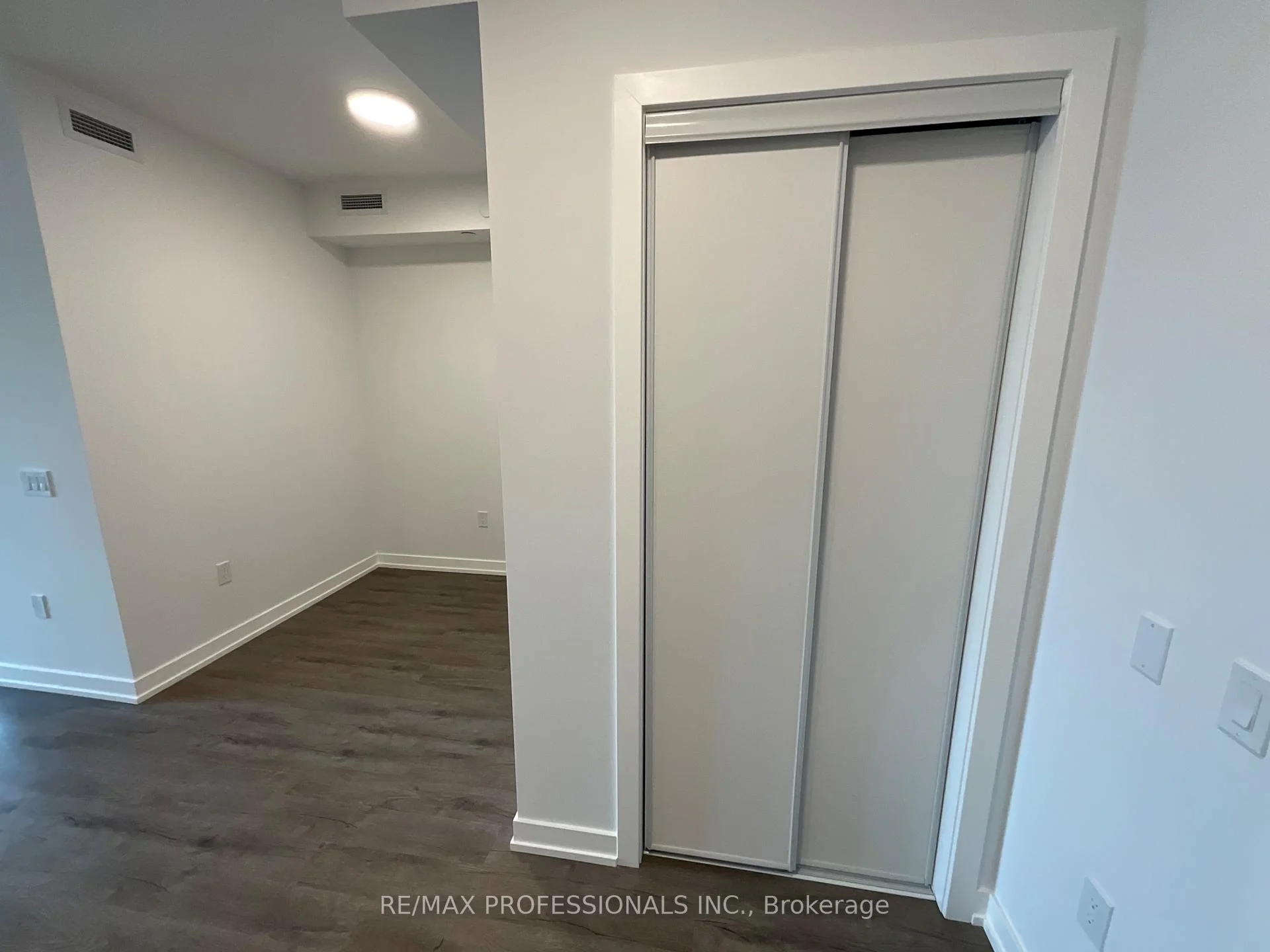 Photo 44 of Unit 1104, 5 Meadowdale Road, Vaughan, Concord — HOMEH