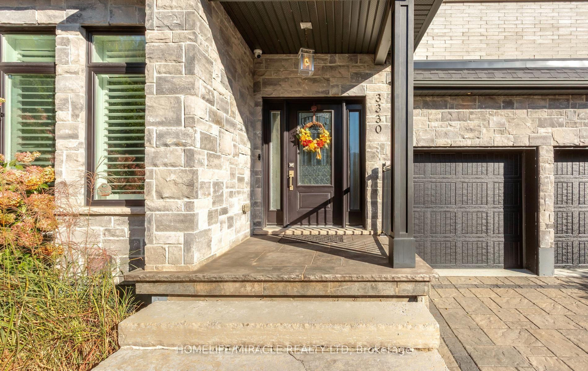 Photo 3 of 3330 Raspberry Bush Trail, Oakville, Bronte — HOMEH