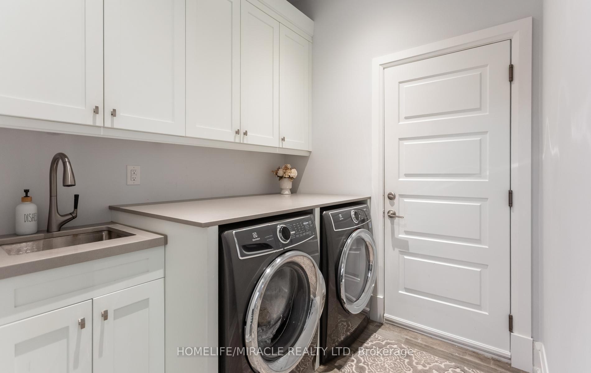 Photo 12 of 3330 Raspberry Bush Trail, Oakville, Bronte — HOMEH