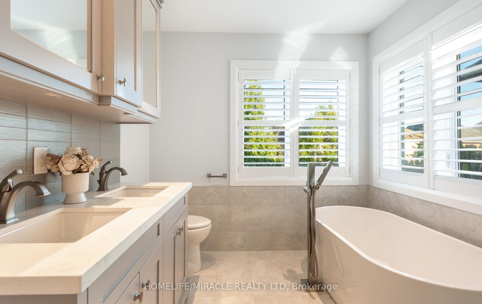 Photo 15 of 3330 Raspberry Bush Trail, Oakville, Bronte — HOMEH