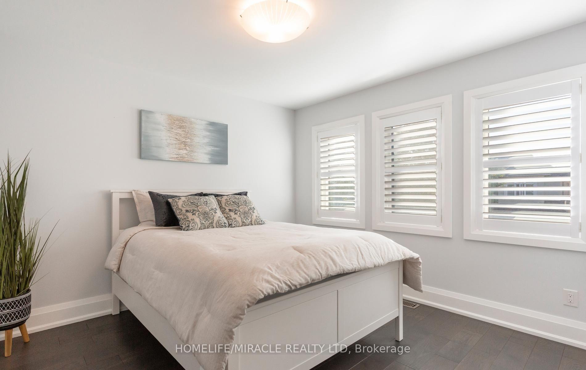 Photo 18 of 3330 Raspberry Bush Trail, Oakville, Bronte — HOMEH