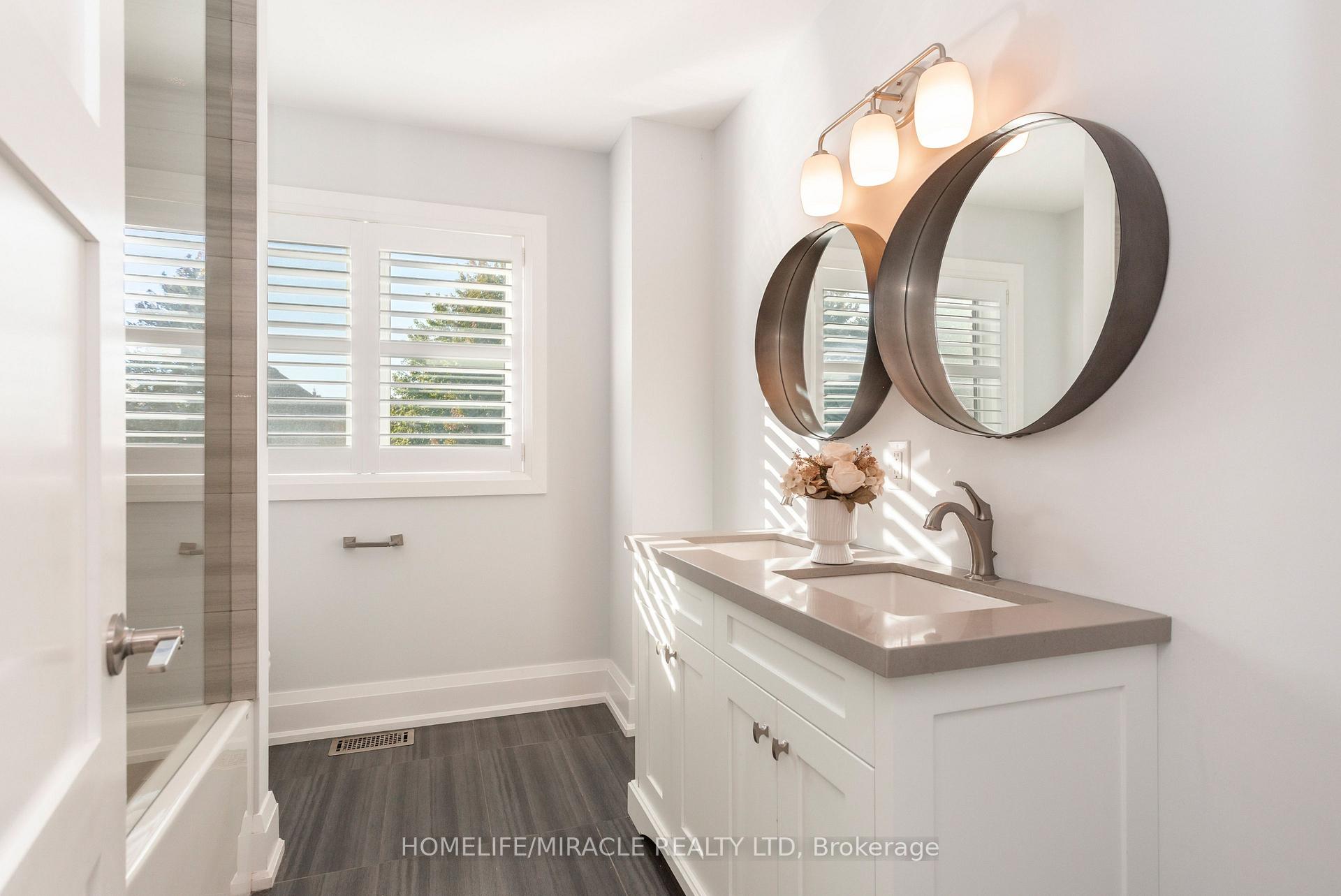 Photo 21 of 3330 Raspberry Bush Trail, Oakville, Bronte — HOMEH
