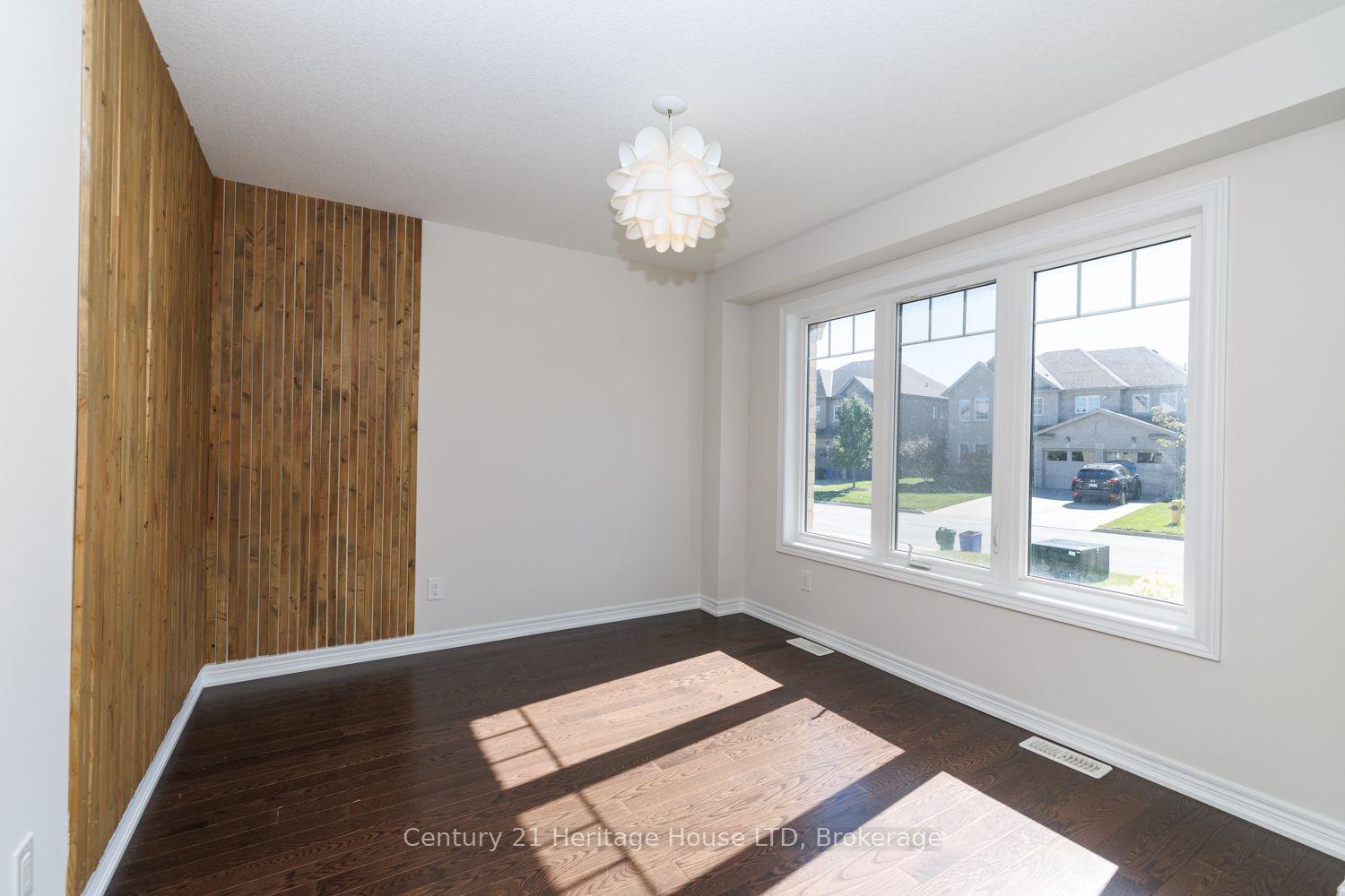 Photo 5 of 11 Philmori Crescent, Pelham, Fonthill — HOMEH