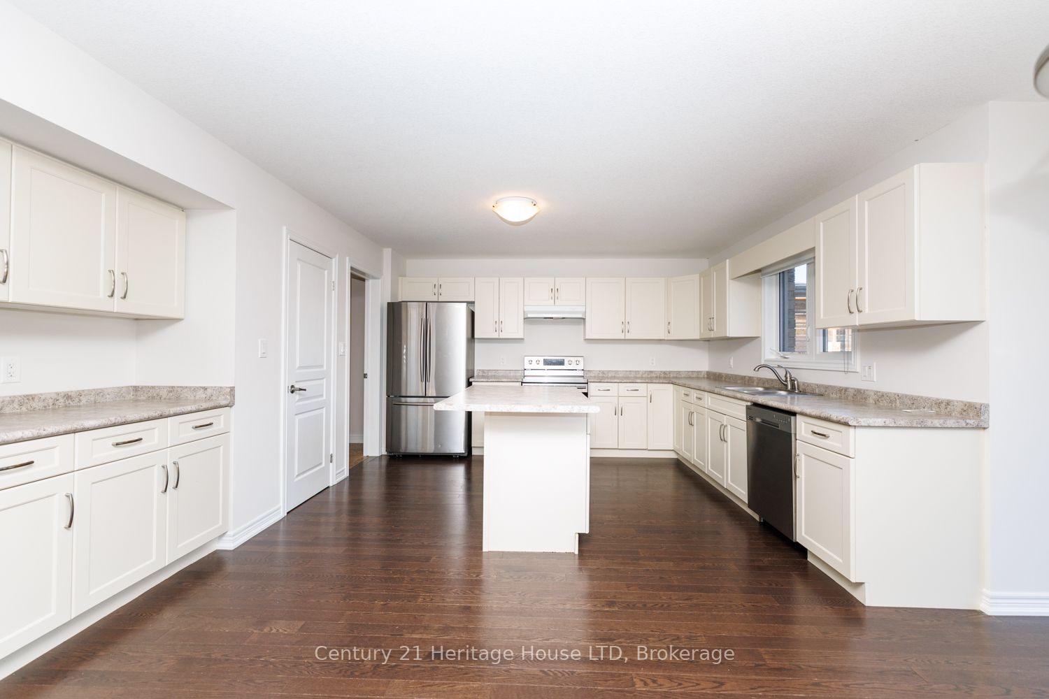 Photo 12 of 11 Philmori Crescent, Pelham, Fonthill — HOMEH