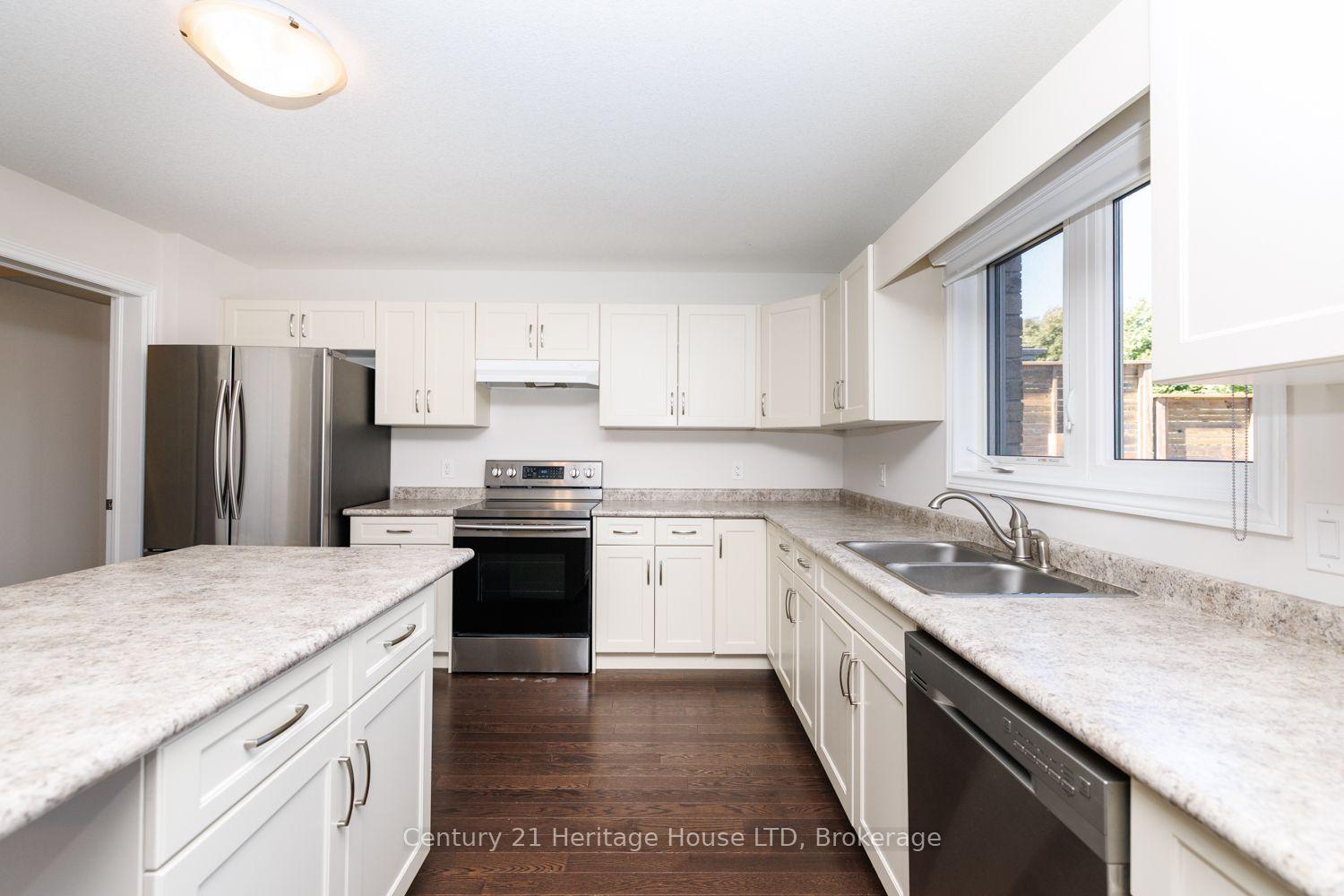 Photo 14 of 11 Philmori Crescent, Pelham, Fonthill — HOMEH