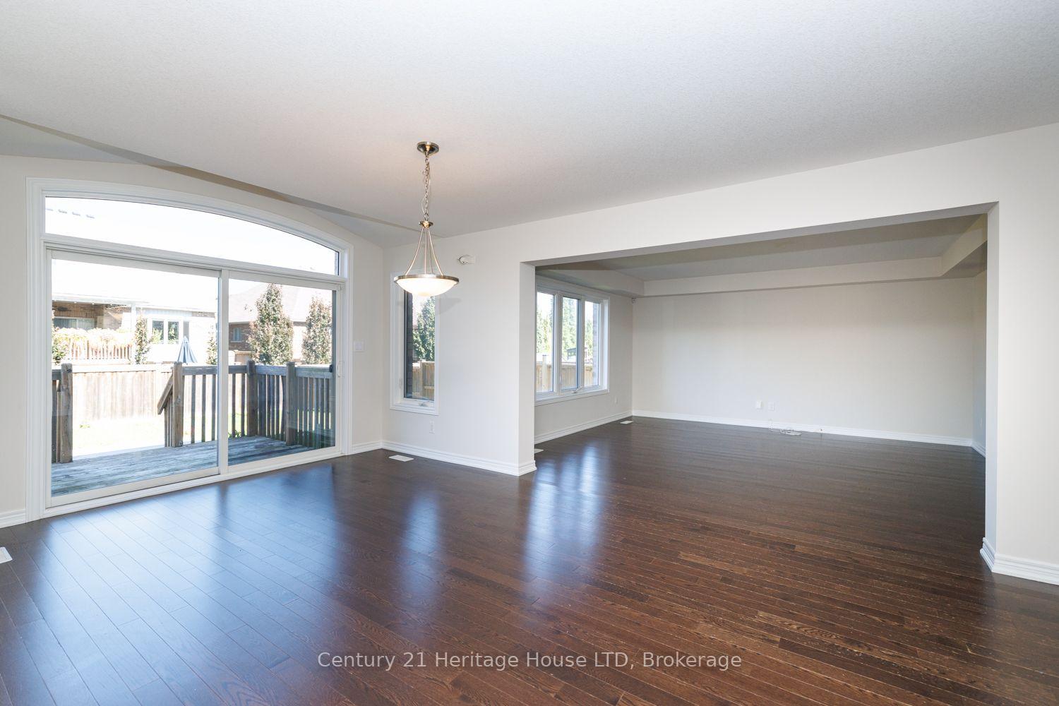 Photo 17 of 11 Philmori Crescent, Pelham, Fonthill — HOMEH