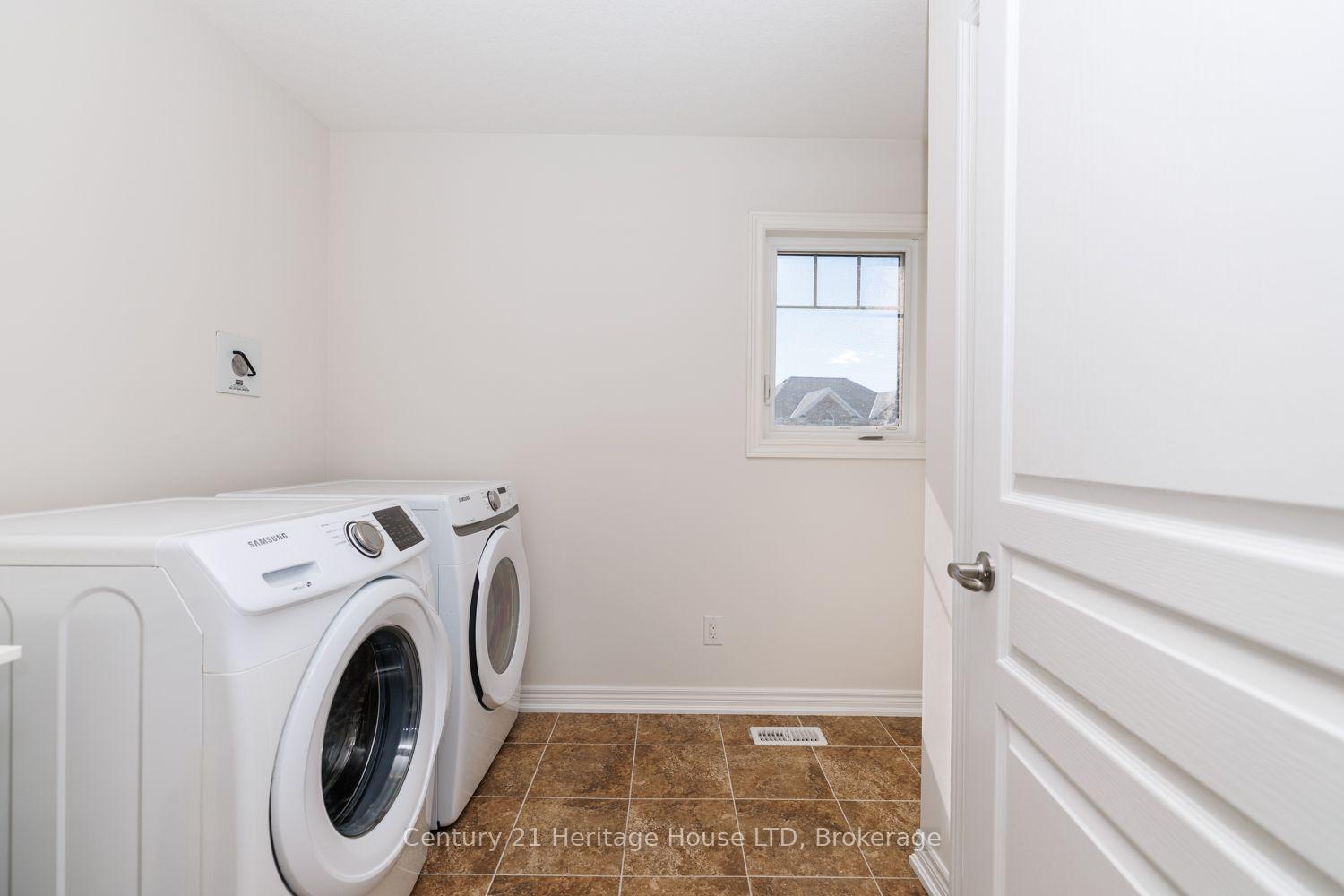 Photo 38 of 11 Philmori Crescent, Pelham, Fonthill — HOMEH