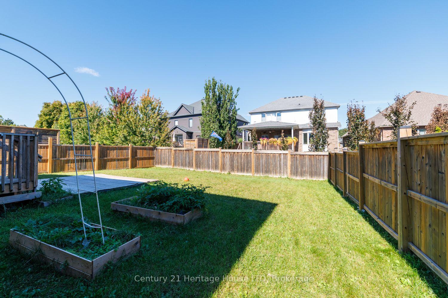 Photo 48 of 11 Philmori Crescent, Pelham, Fonthill — HOMEH