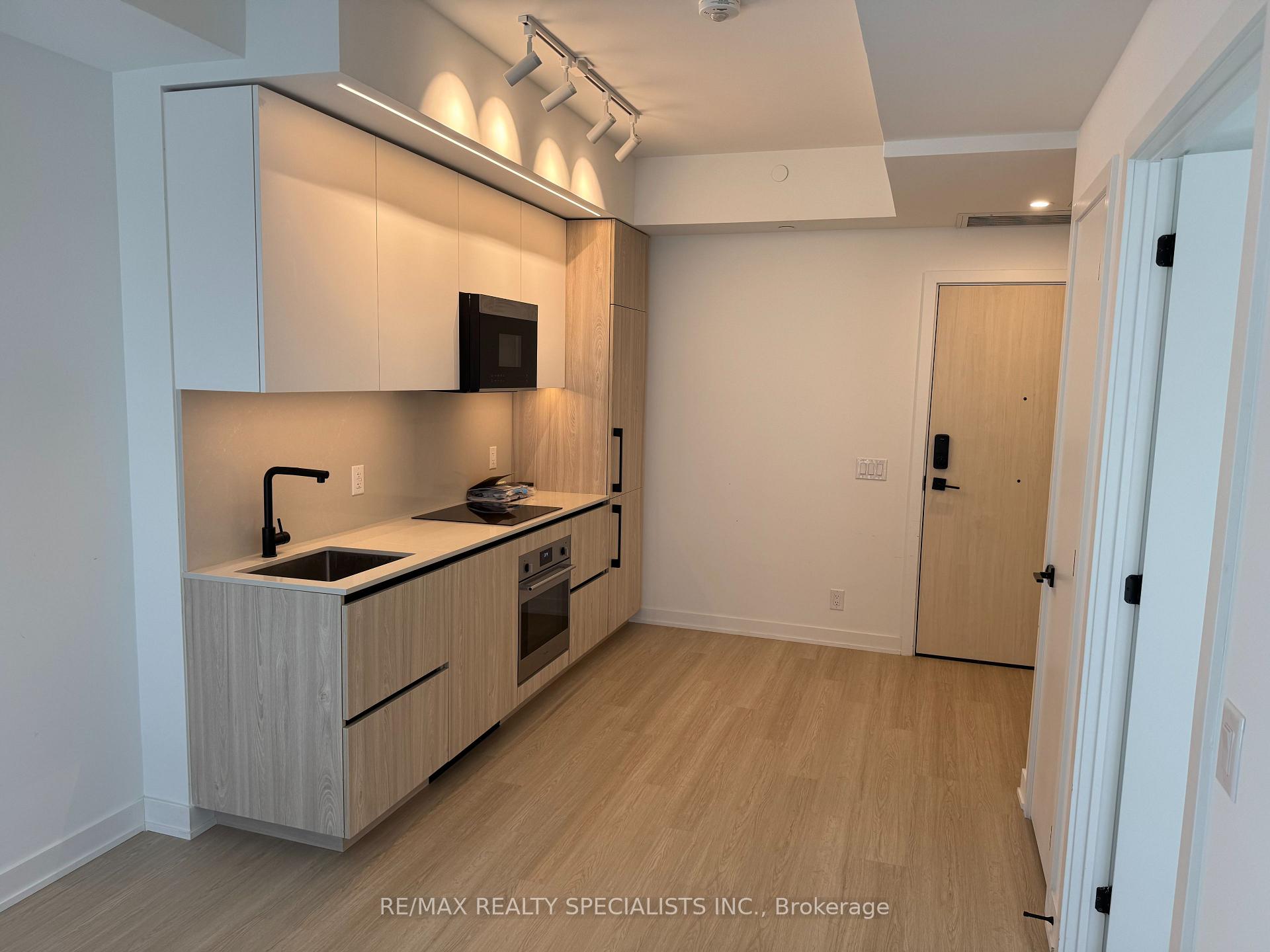 Photo 4 of Unit 311, 669 Sheppard Avenue E, North York, Bayview Village — HOMEH