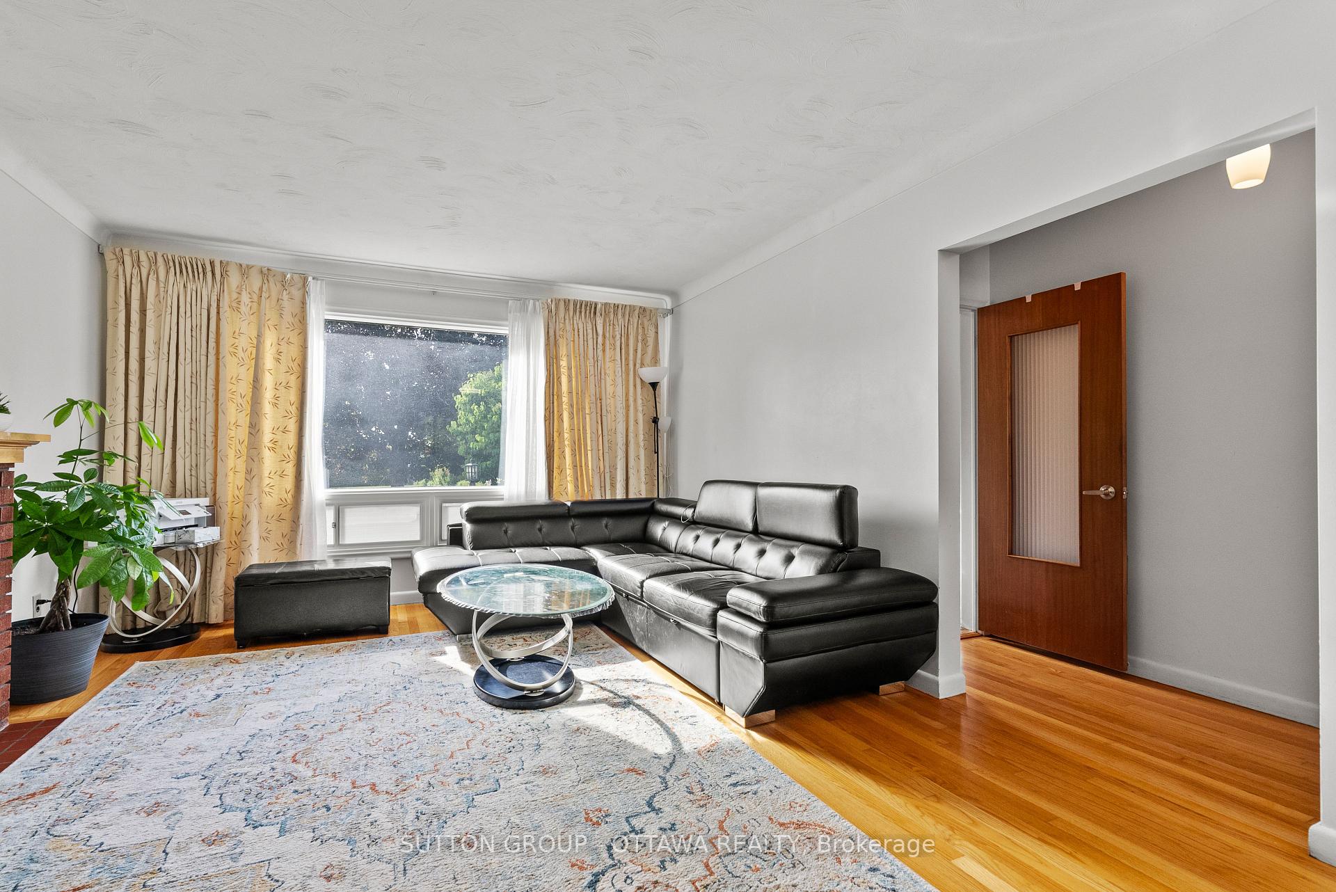 Photo 6 of 1237 Whitmore Avenue, Ottawa, Bel Air Heights — HOMEH