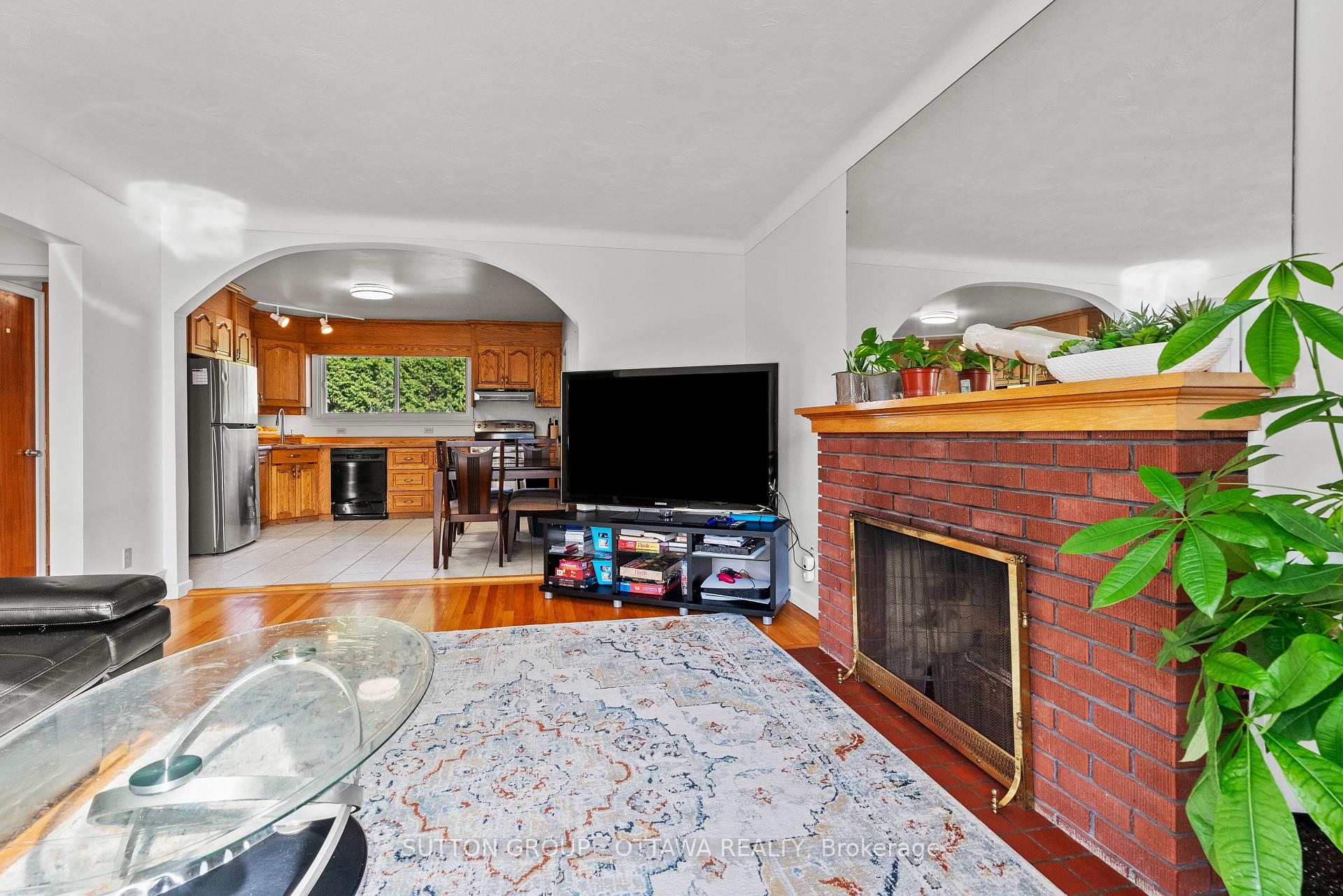 Photo 7 of 1237 Whitmore Avenue, Ottawa, Bel Air Heights — HOMEH