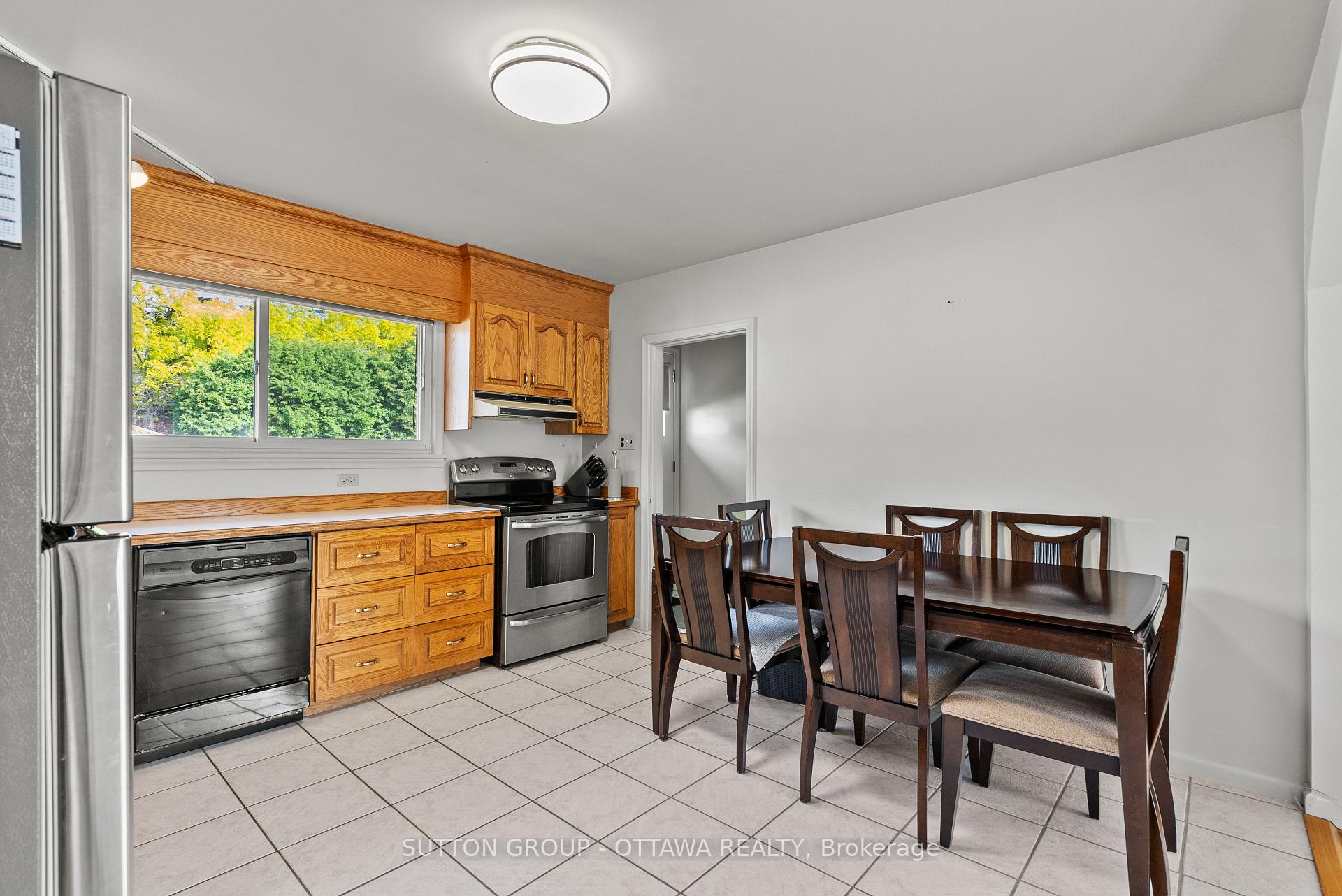 Photo 8 of 1237 Whitmore Avenue, Ottawa, Bel Air Heights — HOMEH