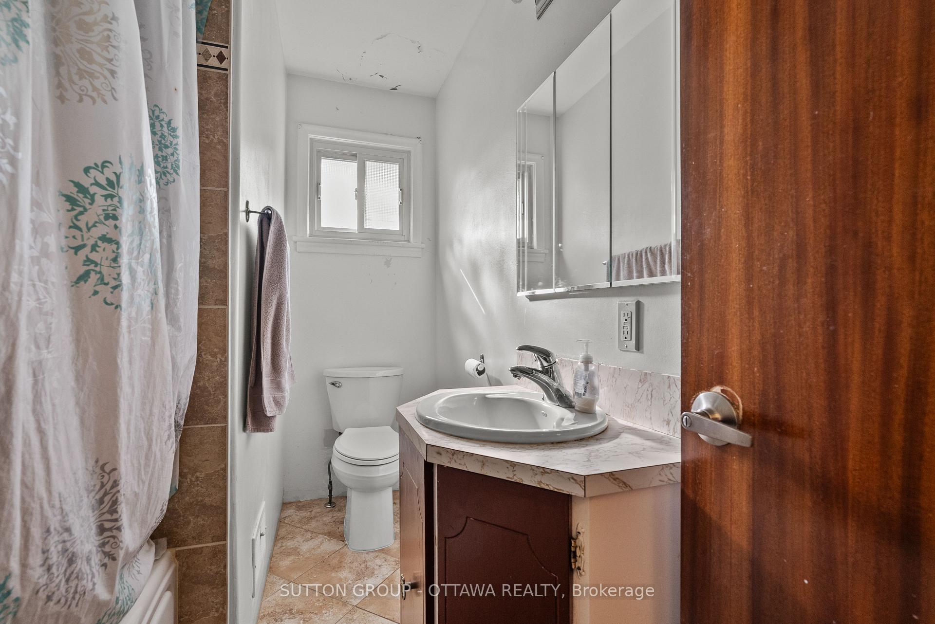 Photo 12 of 1237 Whitmore Avenue, Ottawa, Bel Air Heights — HOMEH