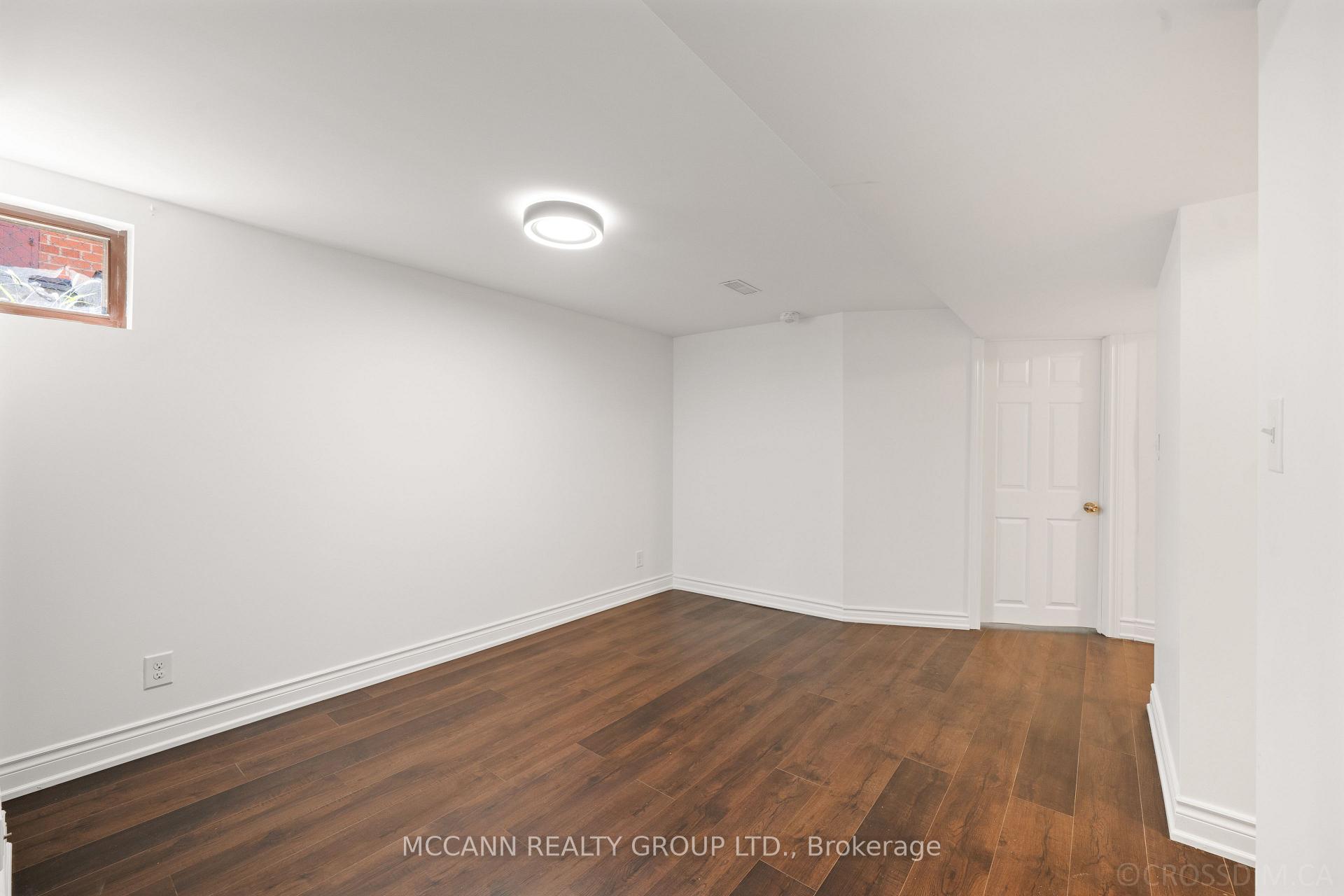 Photo 25 of 17 Barlow Road, Scarborough, Woburn — HOMEH
