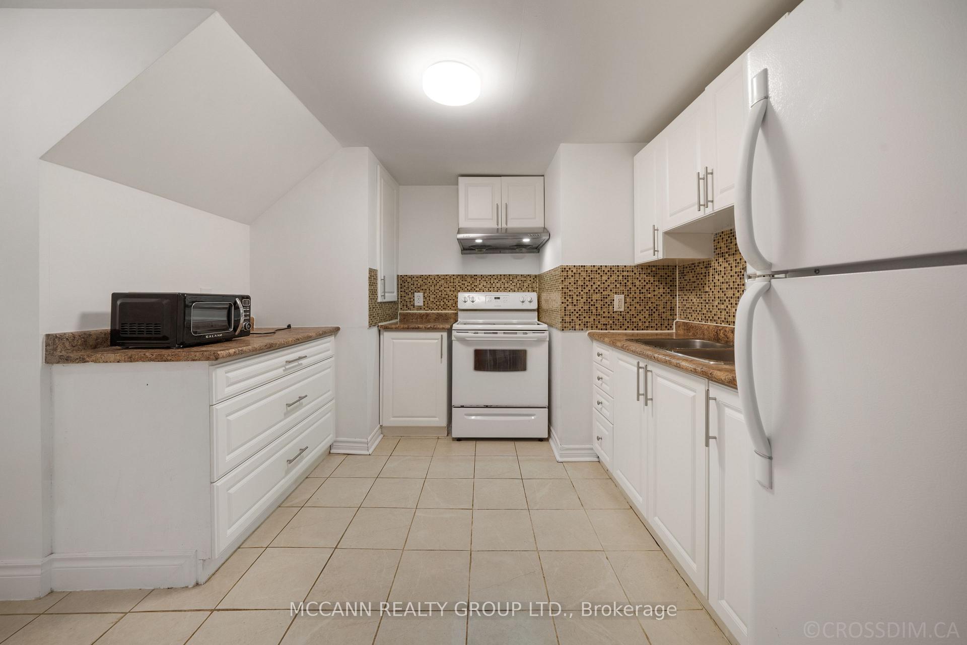 Photo 31 of 17 Barlow Road, Scarborough, Woburn — HOMEH