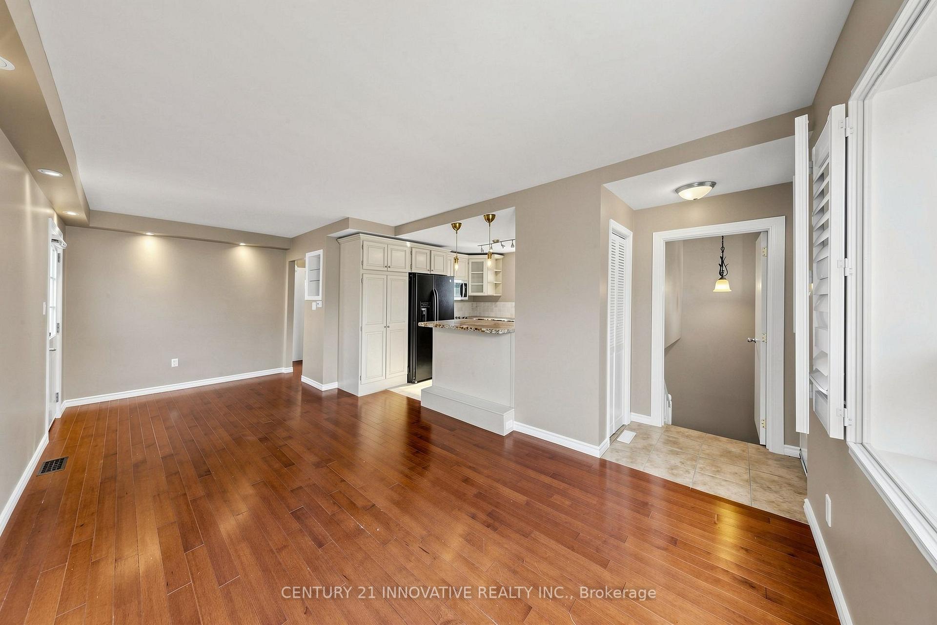 Photo 6 of 59 Manitoba Street, Etobicoke, Mimico — HOMEH
