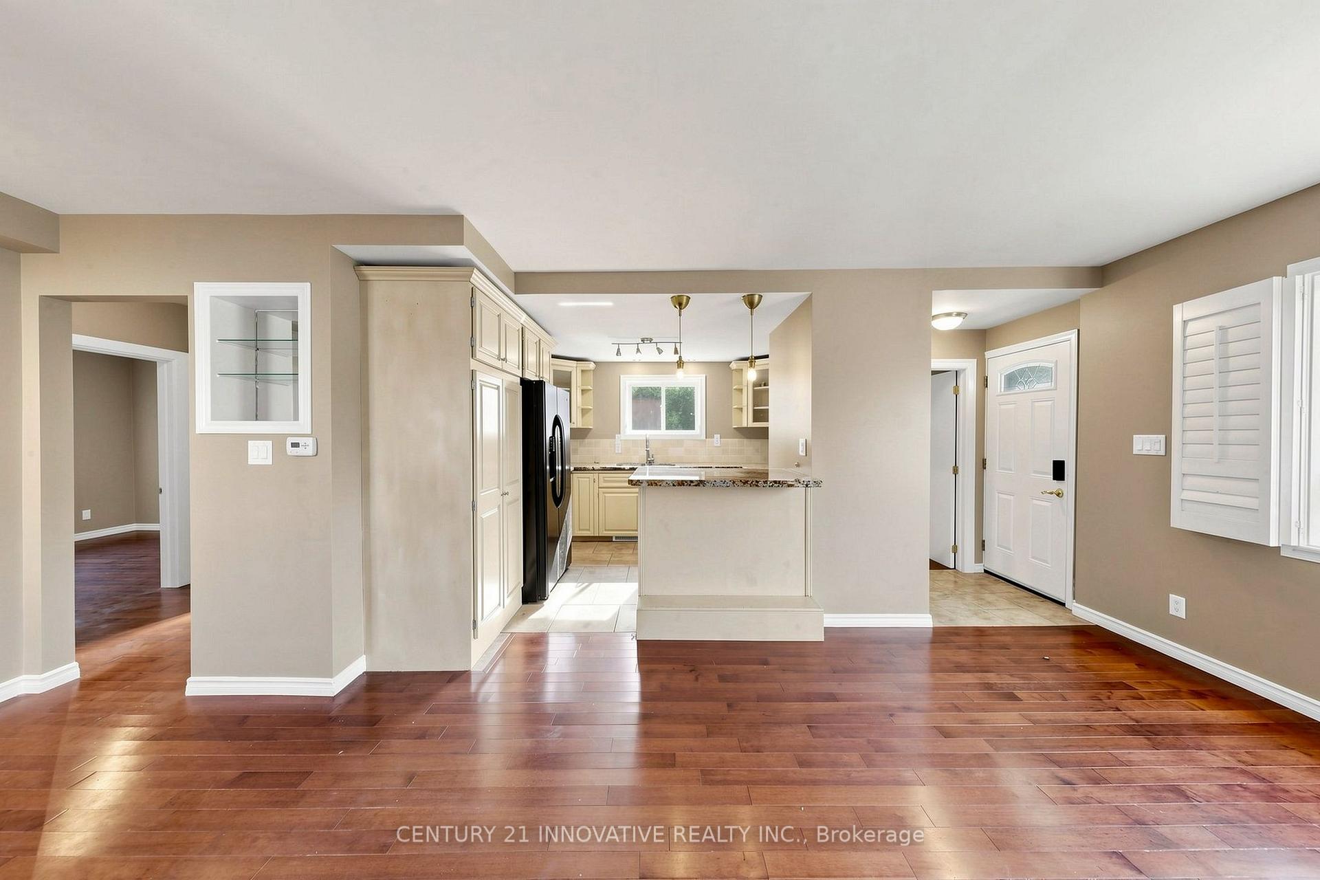 Photo 9 of 59 Manitoba Street, Etobicoke, Mimico — HOMEH