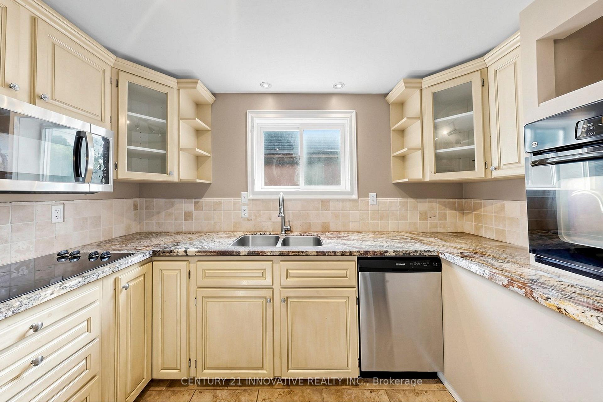 Photo 10 of 59 Manitoba Street, Etobicoke, Mimico — HOMEH