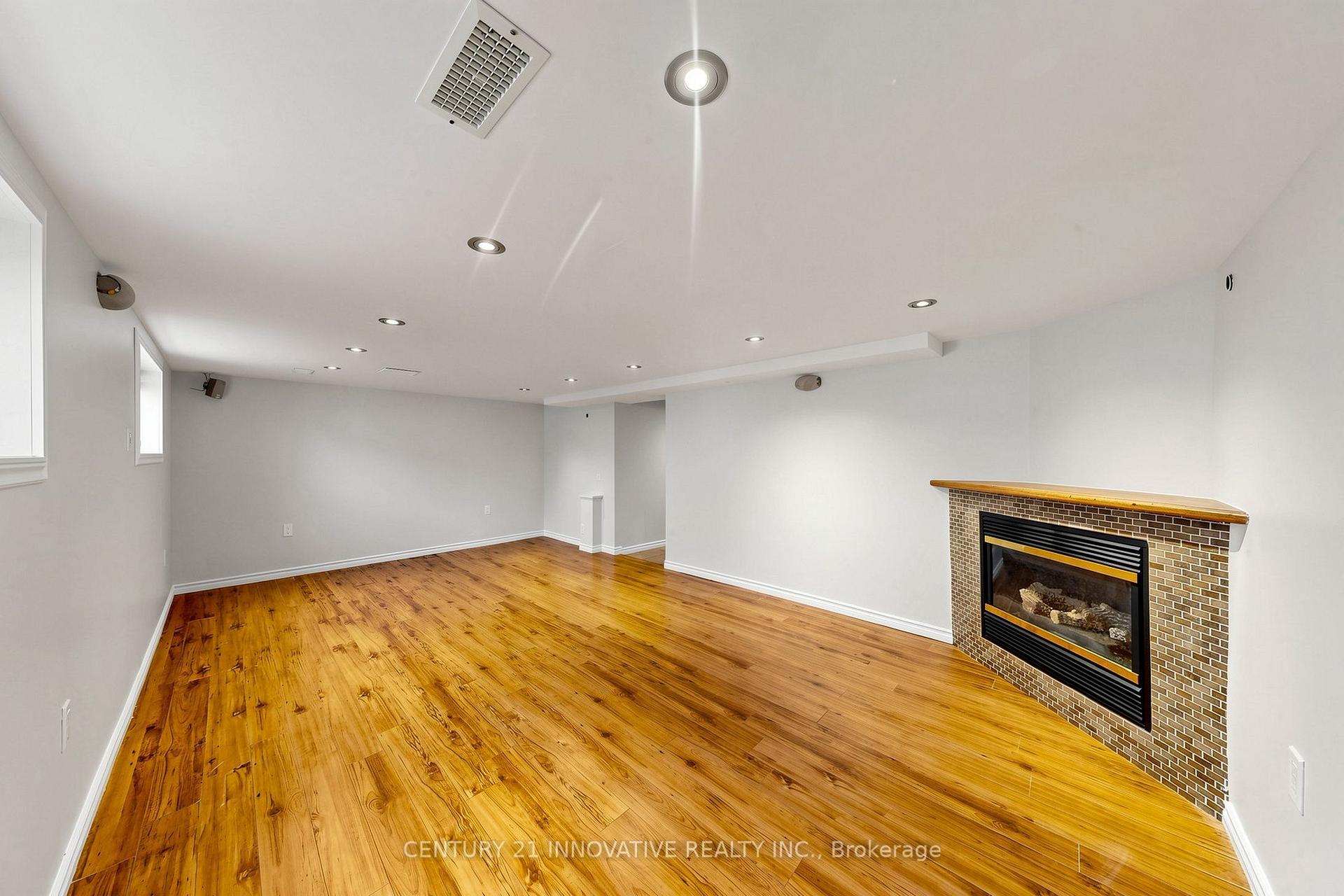 Photo 27 of 59 Manitoba Street, Etobicoke, Mimico — HOMEH