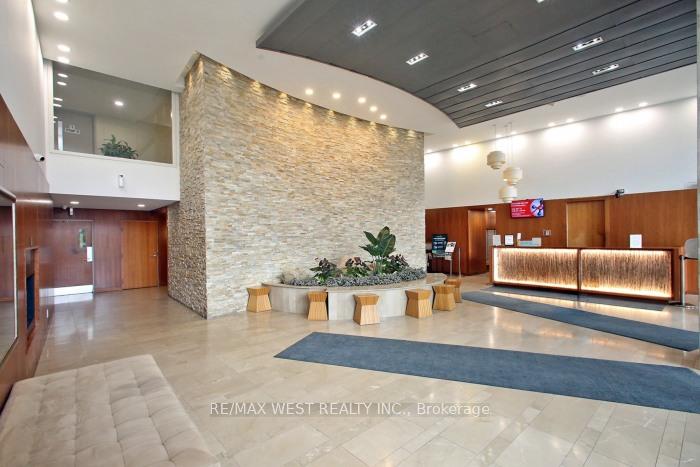Photo 2 of Unit 903, 225 Webb Drive, Mississauga, City Centre — HOMEH
