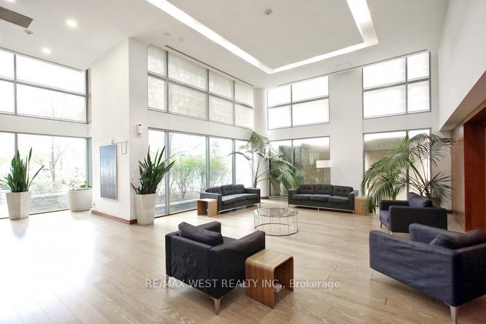 Photo 3 of Unit 903, 225 Webb Drive, Mississauga, City Centre — HOMEH
