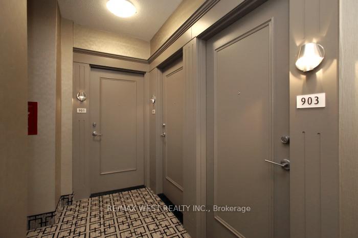 Photo 4 of Unit 903, 225 Webb Drive, Mississauga, City Centre — HOMEH