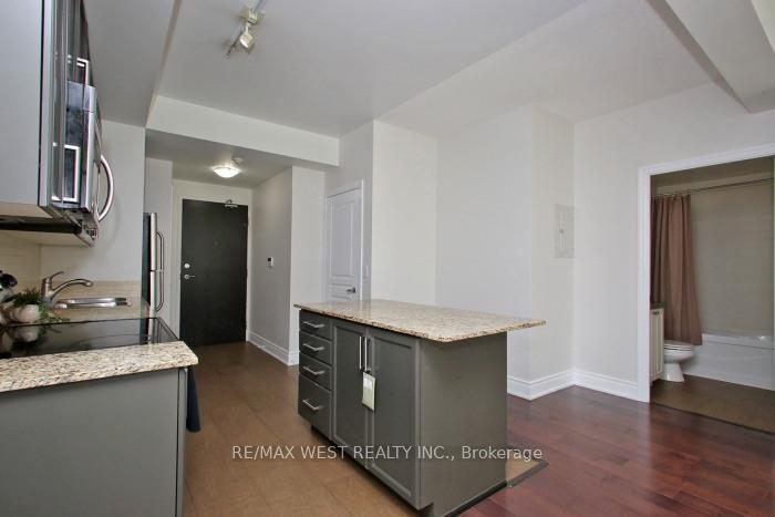 Photo 8 of Unit 903, 225 Webb Drive, Mississauga, City Centre — HOMEH