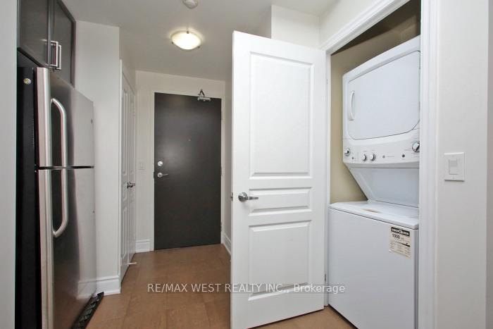 Photo 13 of Unit 903, 225 Webb Drive, Mississauga, City Centre — HOMEH