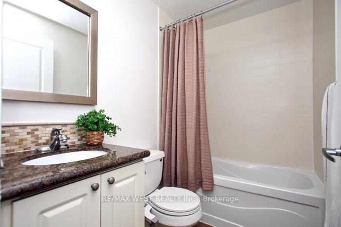 Photo 18 of Unit 903, 225 Webb Drive, Mississauga, City Centre — HOMEH