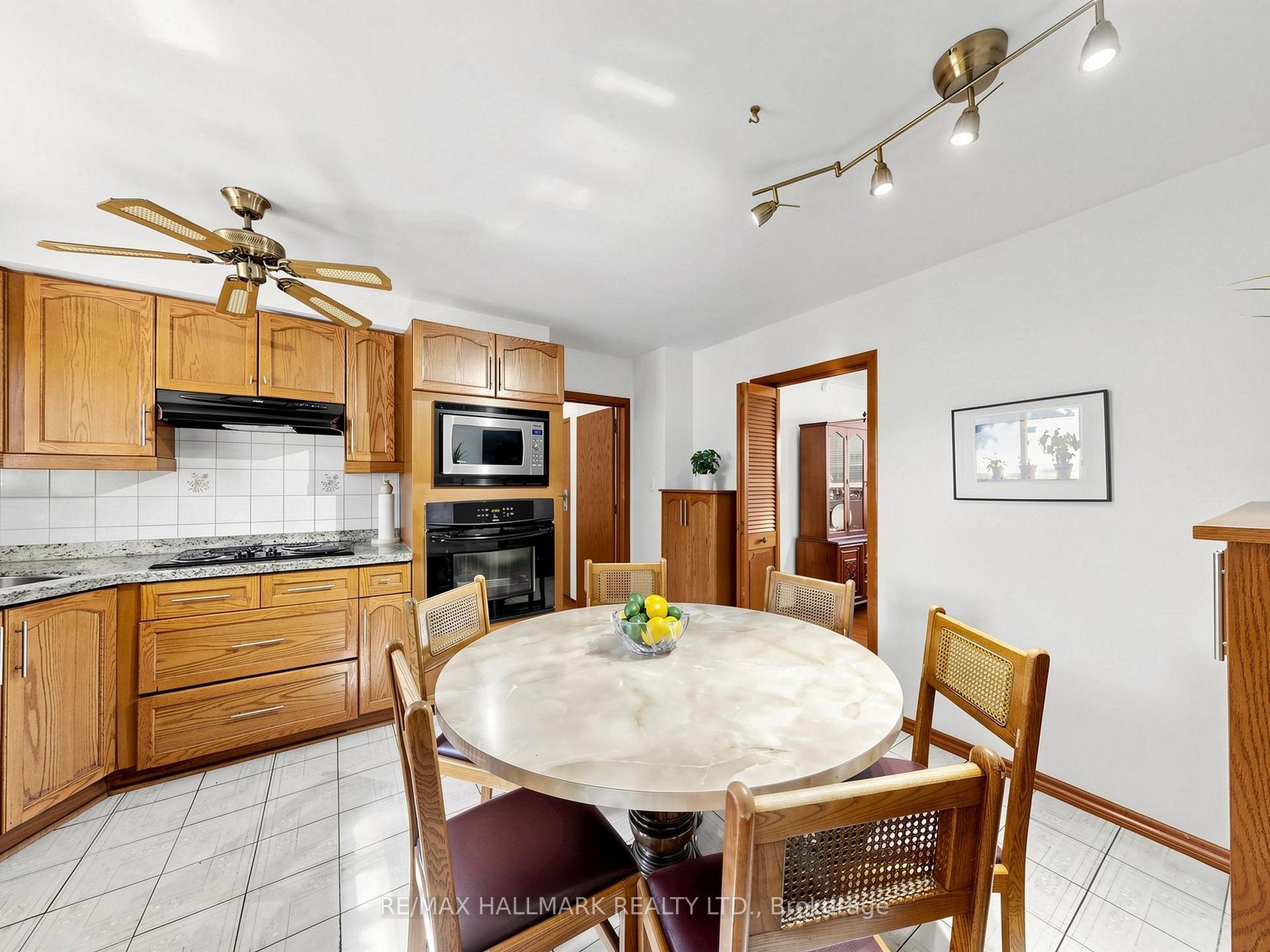 Photo 11 of 4 Multiflora Place, Markham, Bayview Glen — HOMEH
