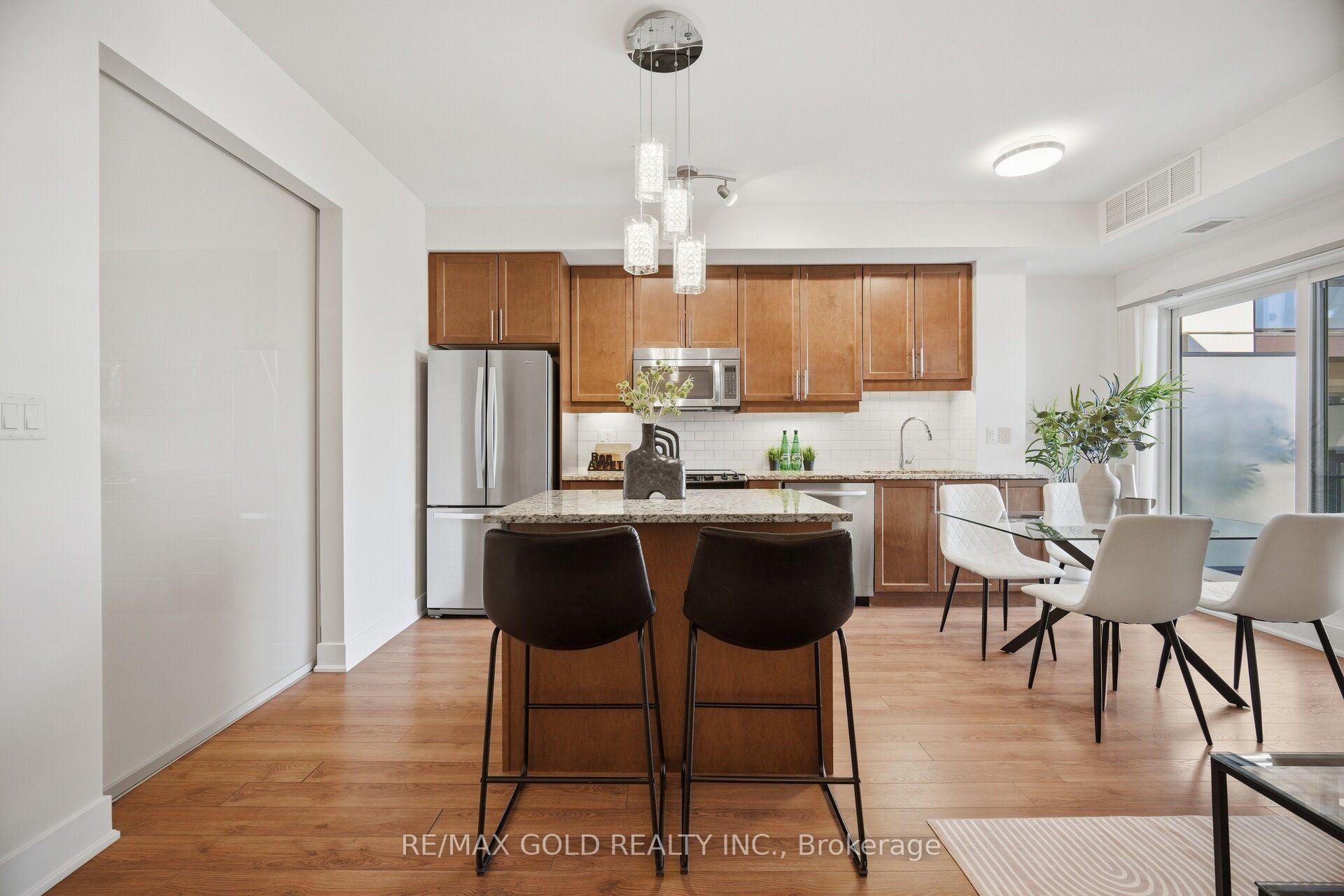 Photo 4 of Unit 324, 128 Garden Drive, Oakville, Central — HOMEH